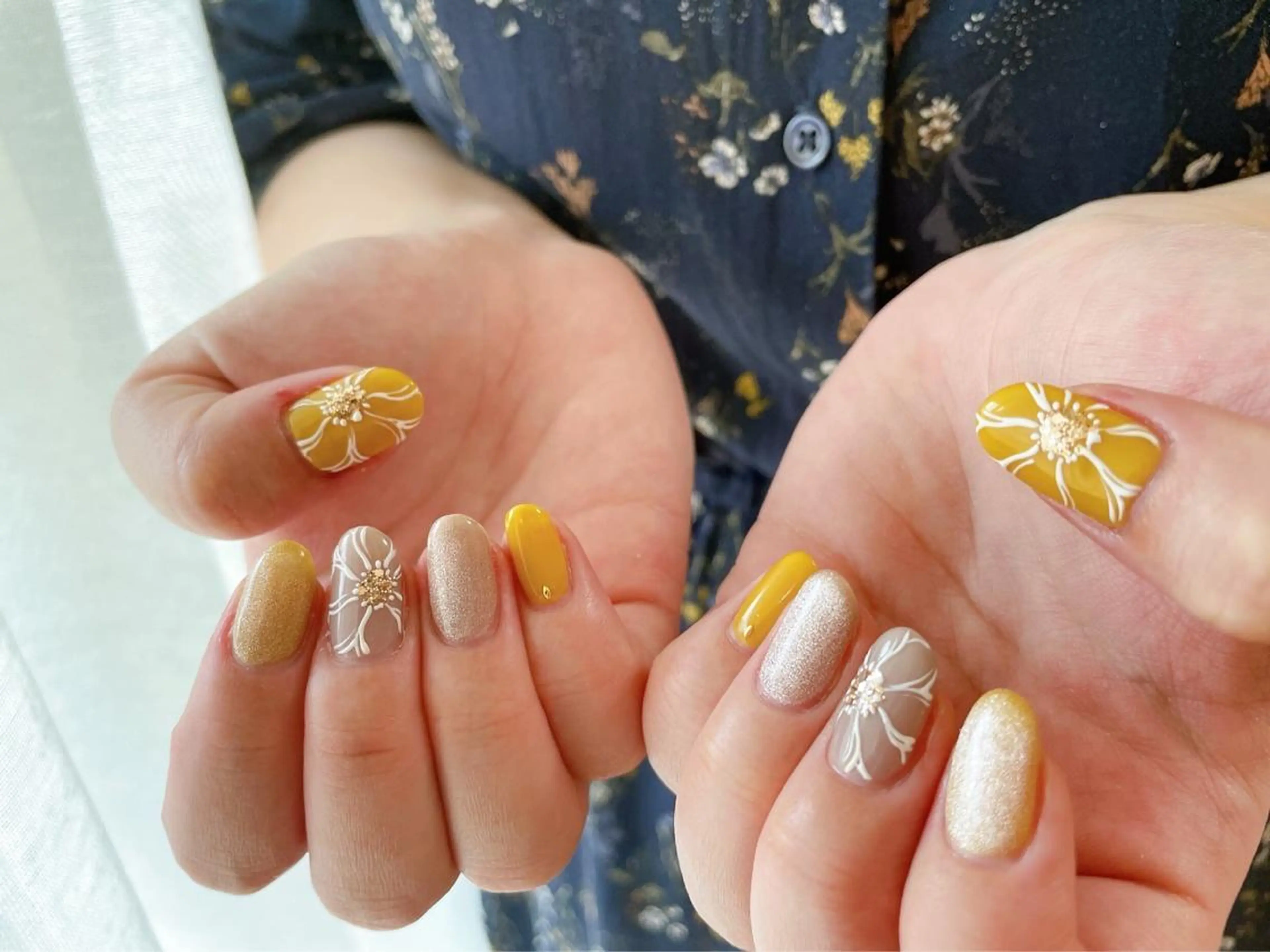 ネイル 桜ネイル フレンチネイル ジェルネイル ガラスフレンチ 韓国ネイル ハンドネイル kiki nail &brow二子玉川の眉毛・アイブロウイメージ