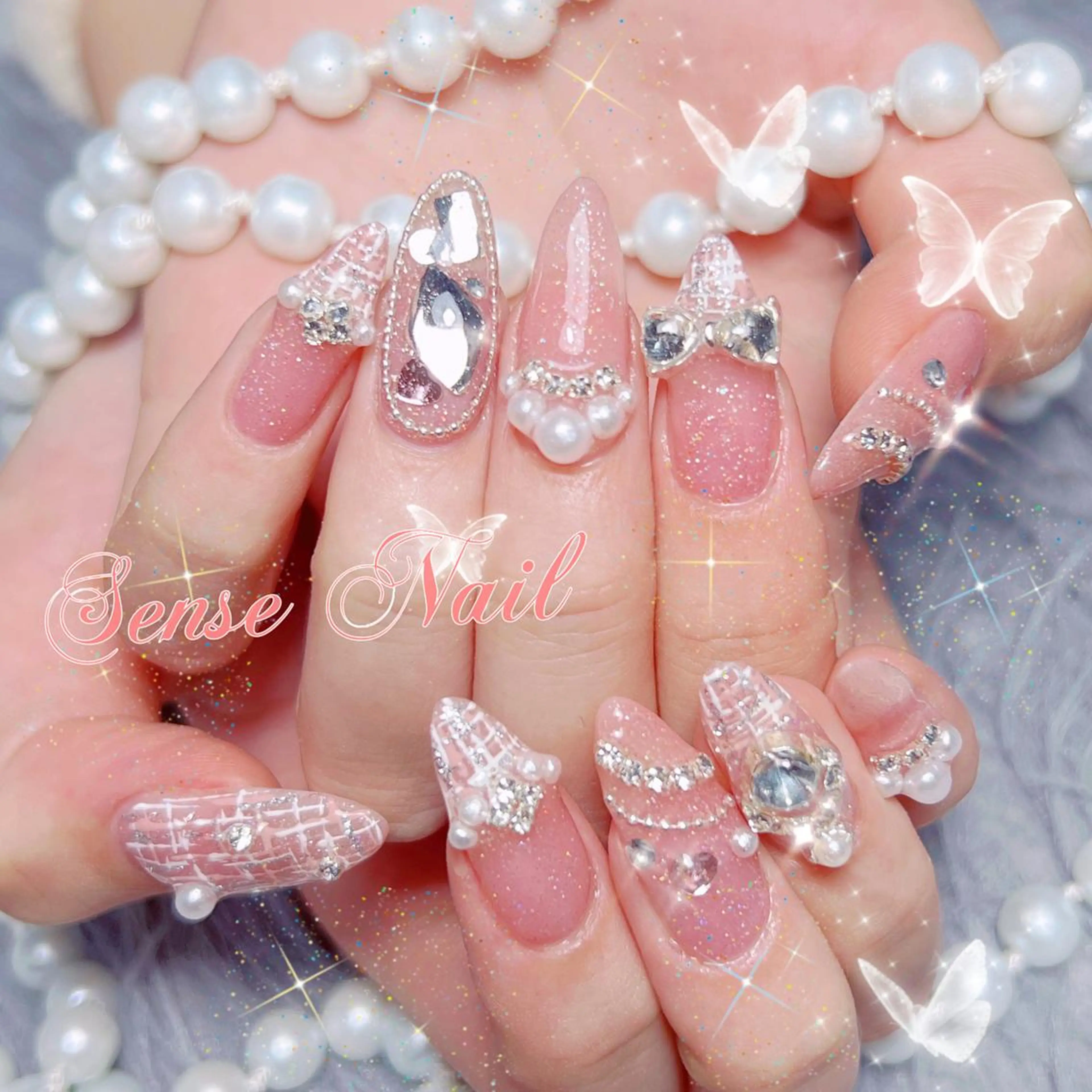 ネイル ハンドネイル 🦋 Queenieのネイルデザイン