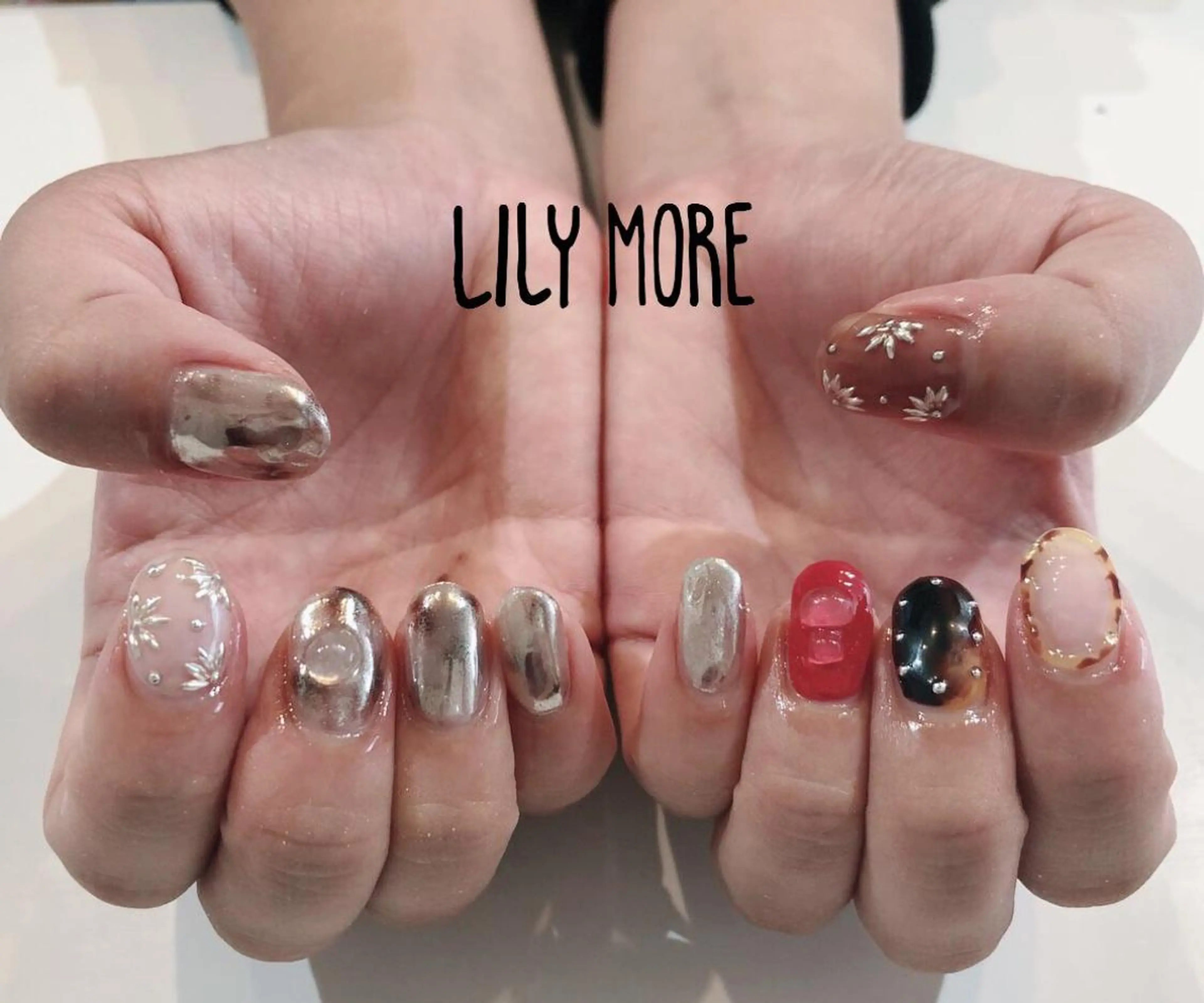 ネイル べっ甲ネイル ミラーネイル Lily closetのネイルデザイン