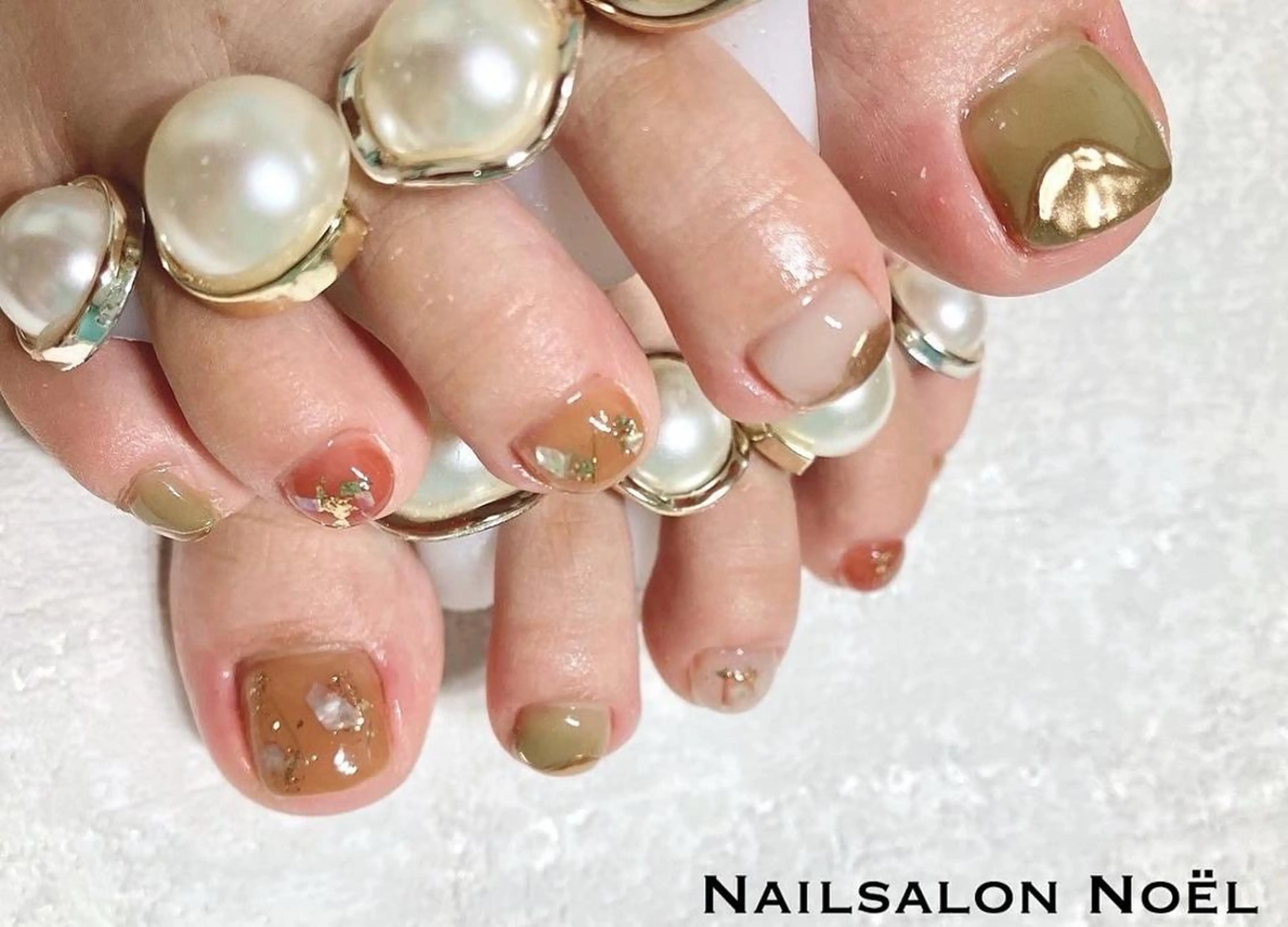 ネイル カジュアル ミラーネイル Nailsalon ＆Noelのネイルデザイン