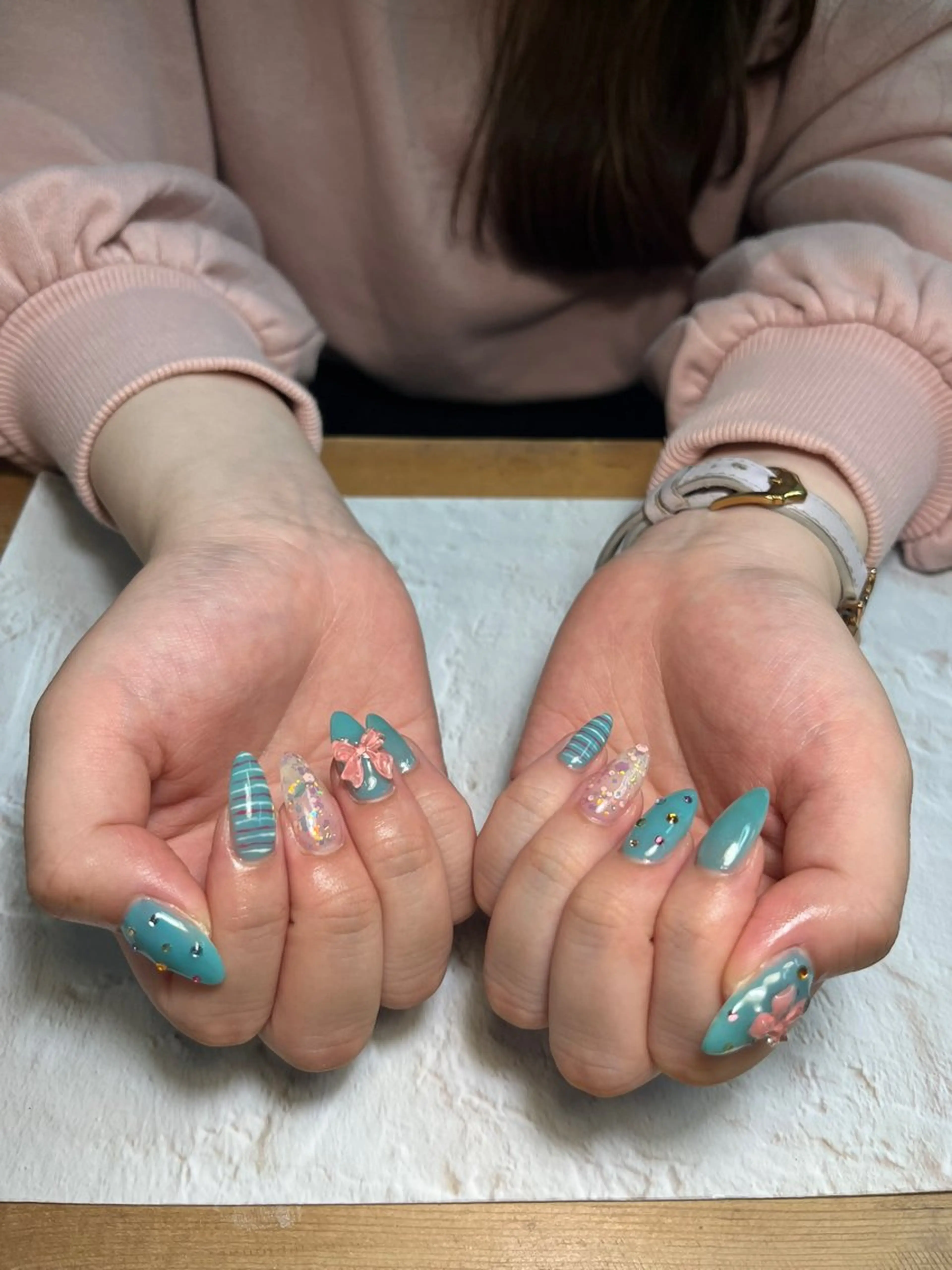 ネイル アートネイル オフィスネイル ワンカラーネイル 春ネイル ハンドネイル 🩵atelier- 01 優奈🩵のネイルデザイン