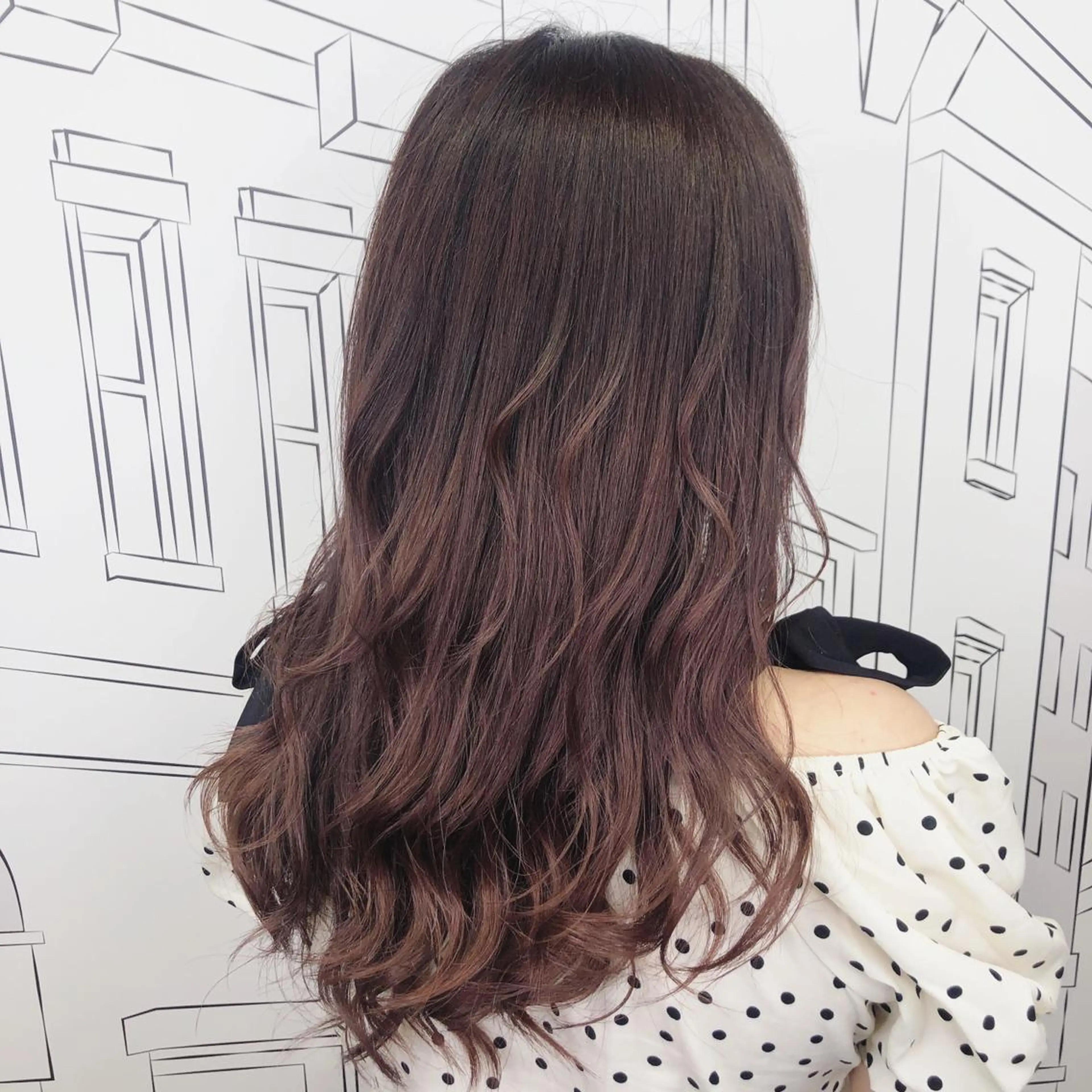 セミロング TOMOKA 艶髪/透明感カラーのヘアスタイル
