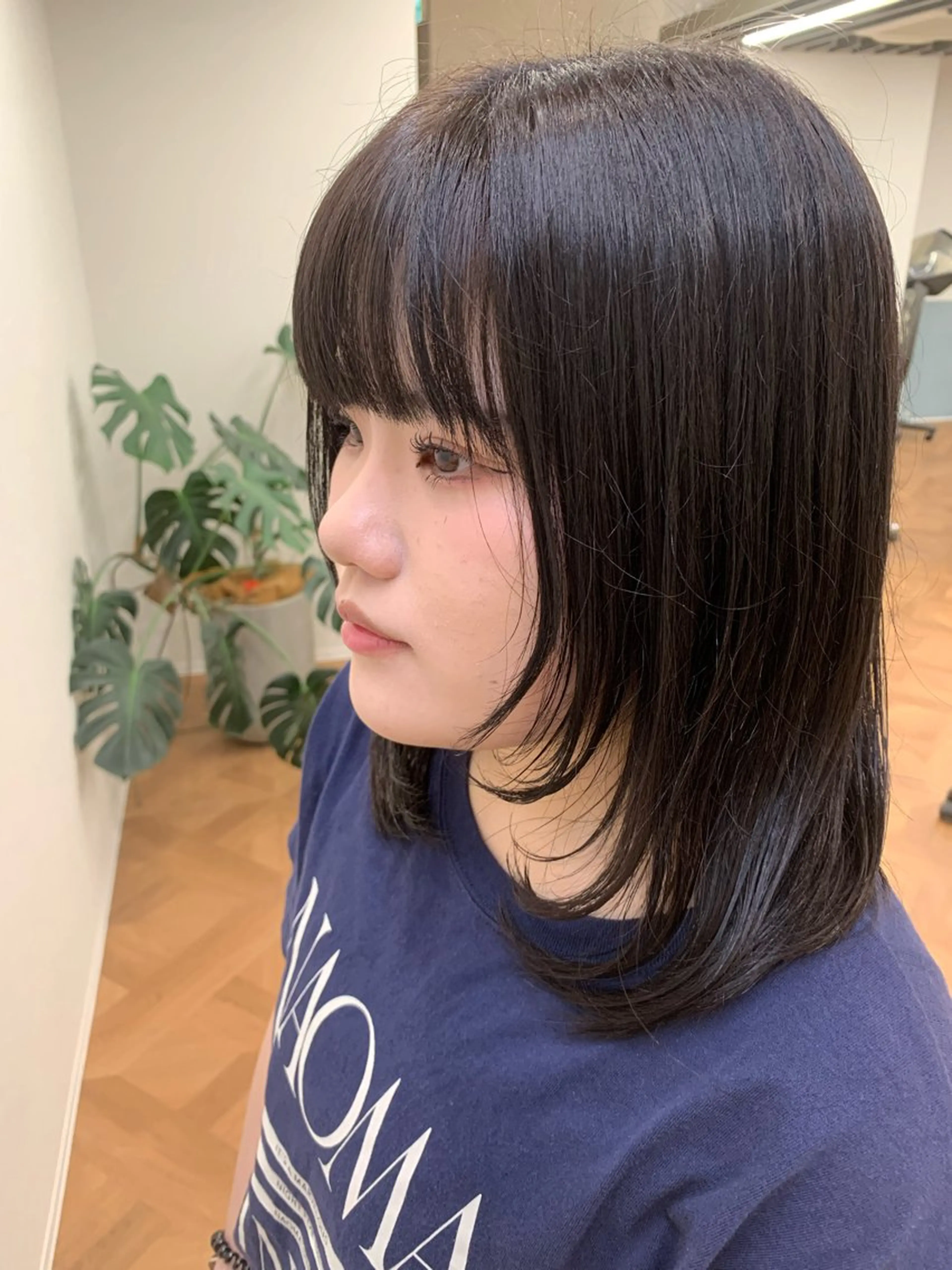 ミディアム 顔まわりレイヤー 顔周りカット レイヤーカット カット トリートメント 佐々木 有彩のヘアスタイル