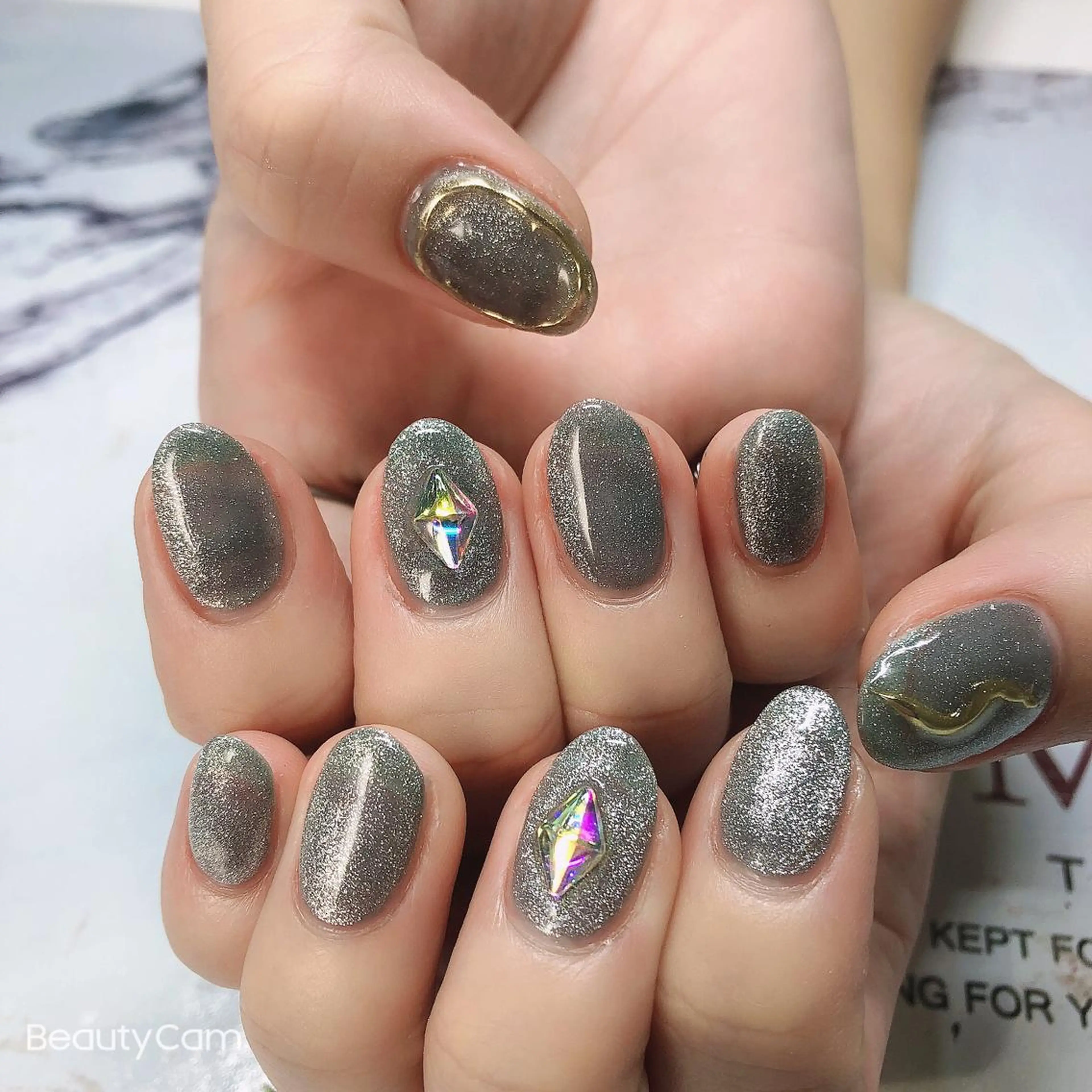 ネイル ガレンドウ 白澤 愛子のネイルデザイン