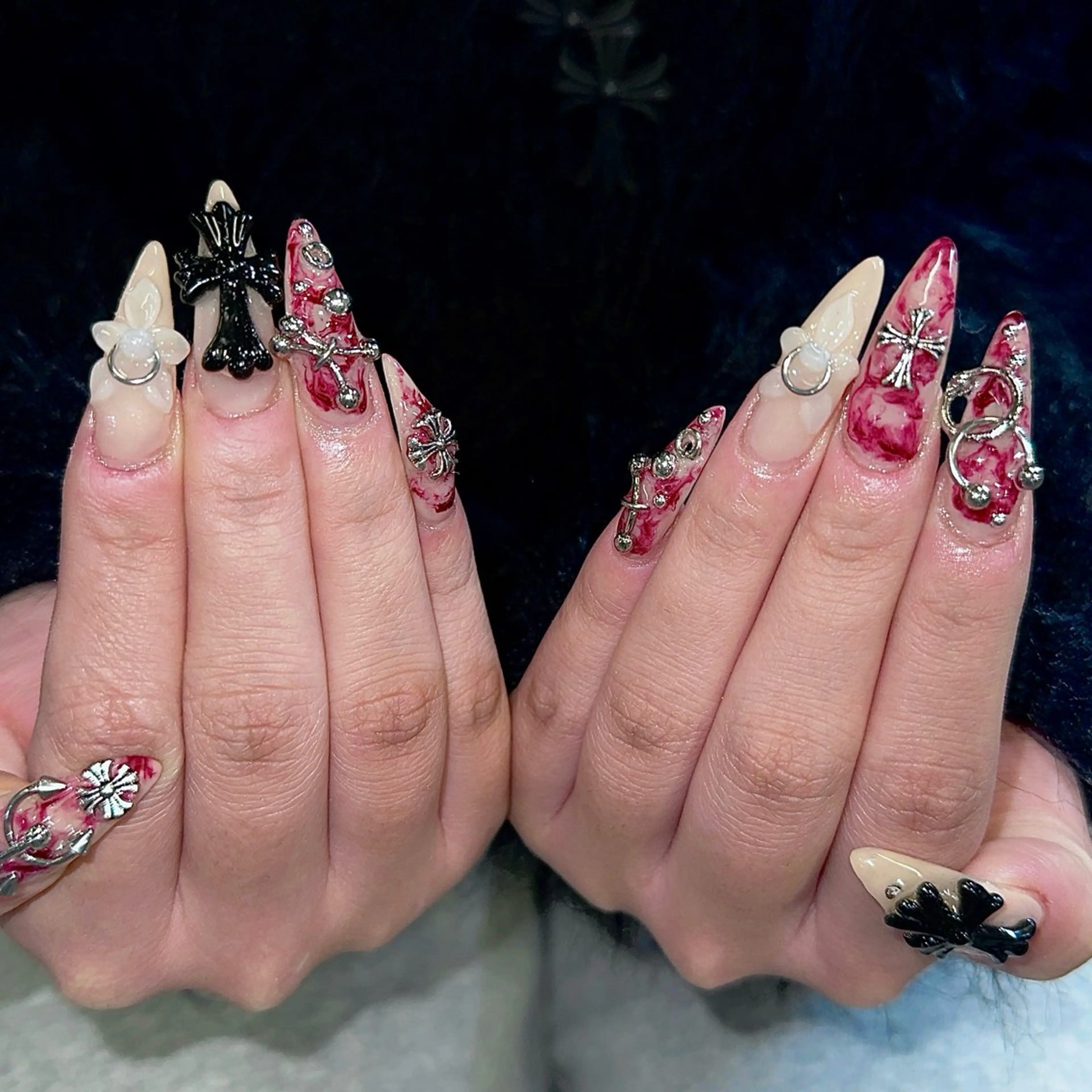 ネイル ハンドネイル AIKO🐈‍⬛⭐︎ 大阪/y2k/個性派のネイルデザイン