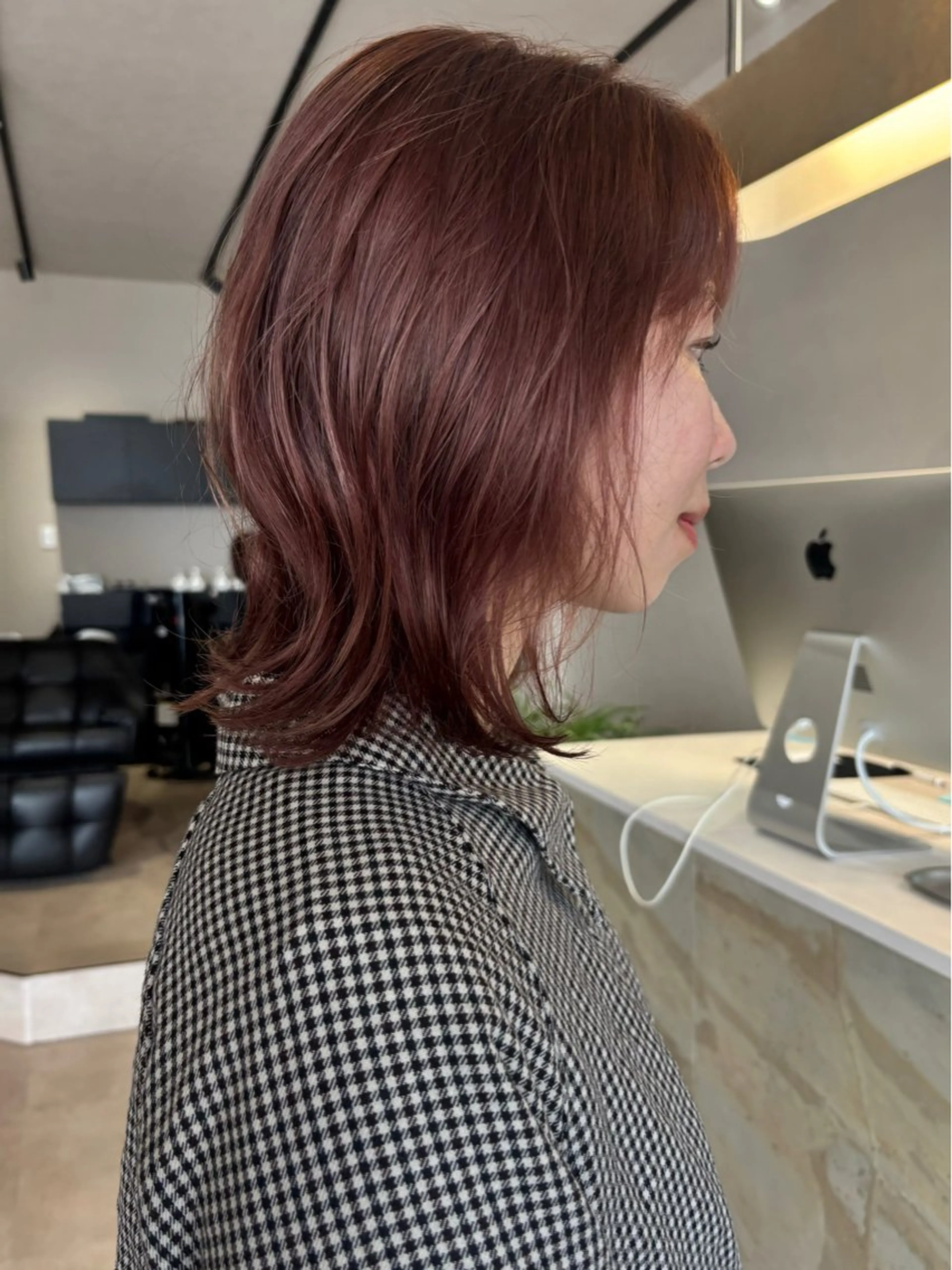 ミディアム ピンクブラウン 山本 真生のヘアスタイル
