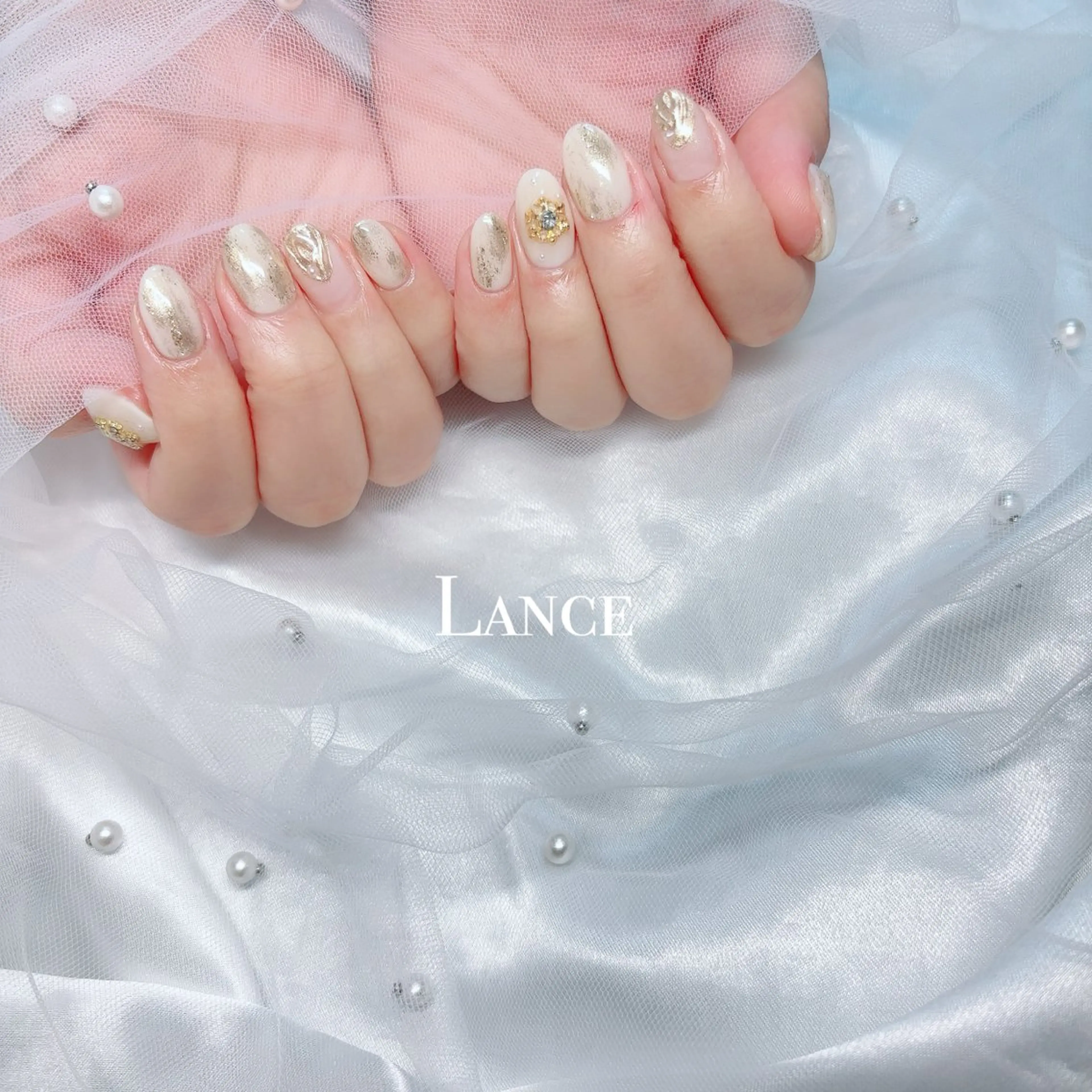 ネイル オーロラネイル フレンチネイル キラキラネイル 韓国ネイル ワンホンネイル ハンドネイル Lance nailのネイルデザイン