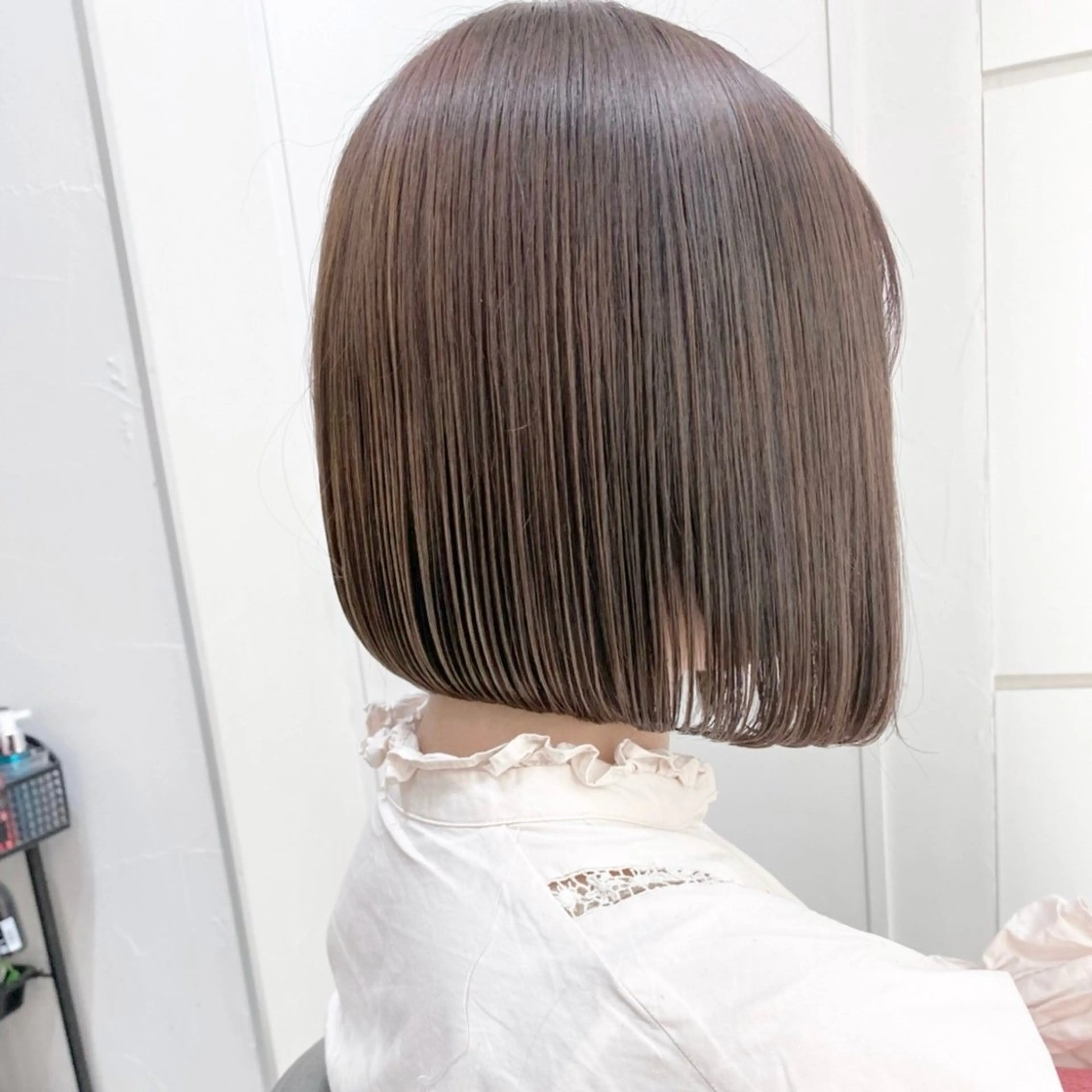 ショート カラー 前下がりボブ ショートボブ ボブ 似合わせカット ショートヘア カット ヘアカラー トリートメント ボブ×艶髪｜ 艶カラー🩶石橋怜大のヘアスタイル