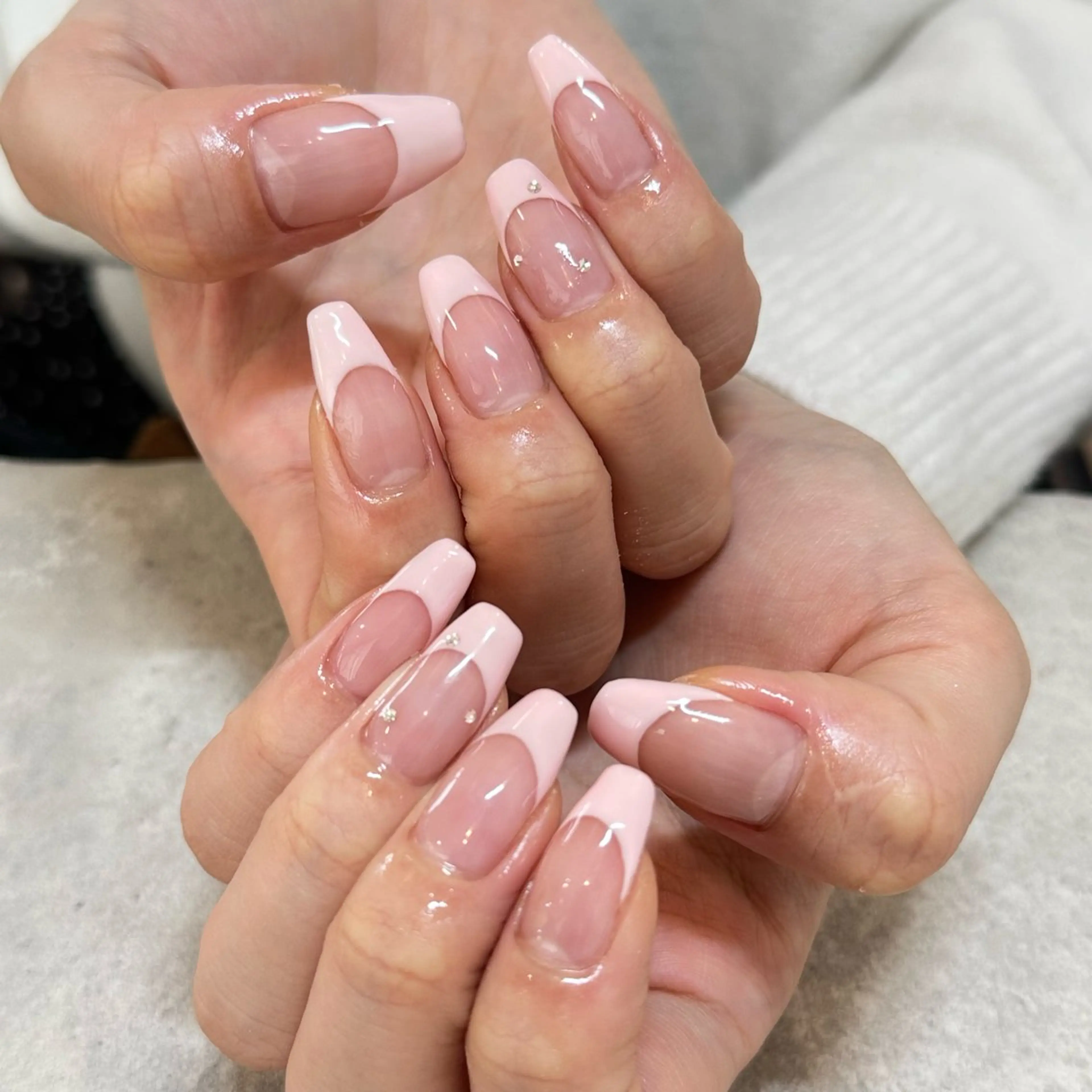 【本日ご来店限定🈳】フレンチネイル🍀オフなし、あり(パーツ追加OK！)の写真