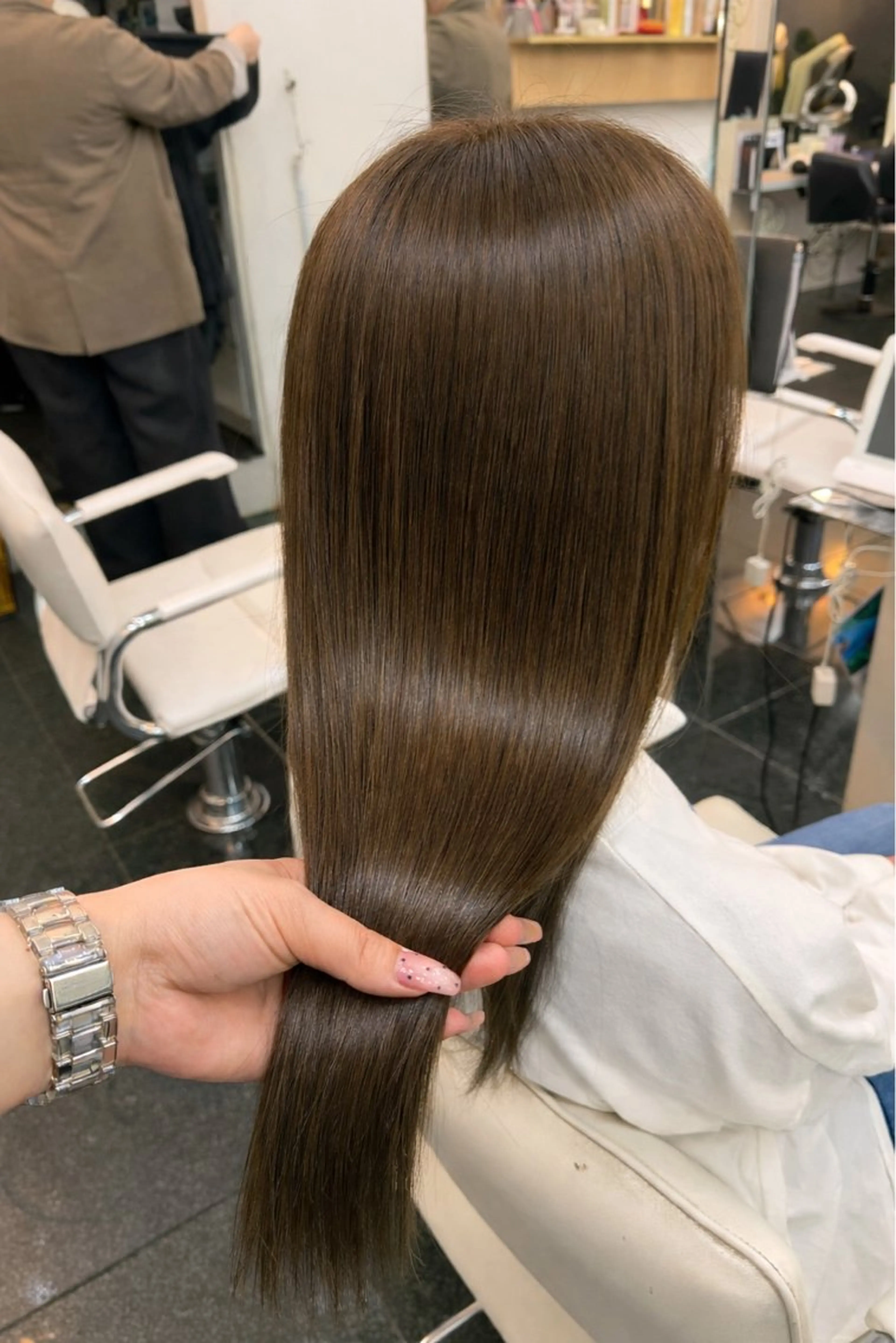 ロング カラー ブリーチ 透明感カラー ブリーチなしカラー 髪質改善 ヘアカラー 髪質改善カラー｜ Yukino🫧のヘアスタイル