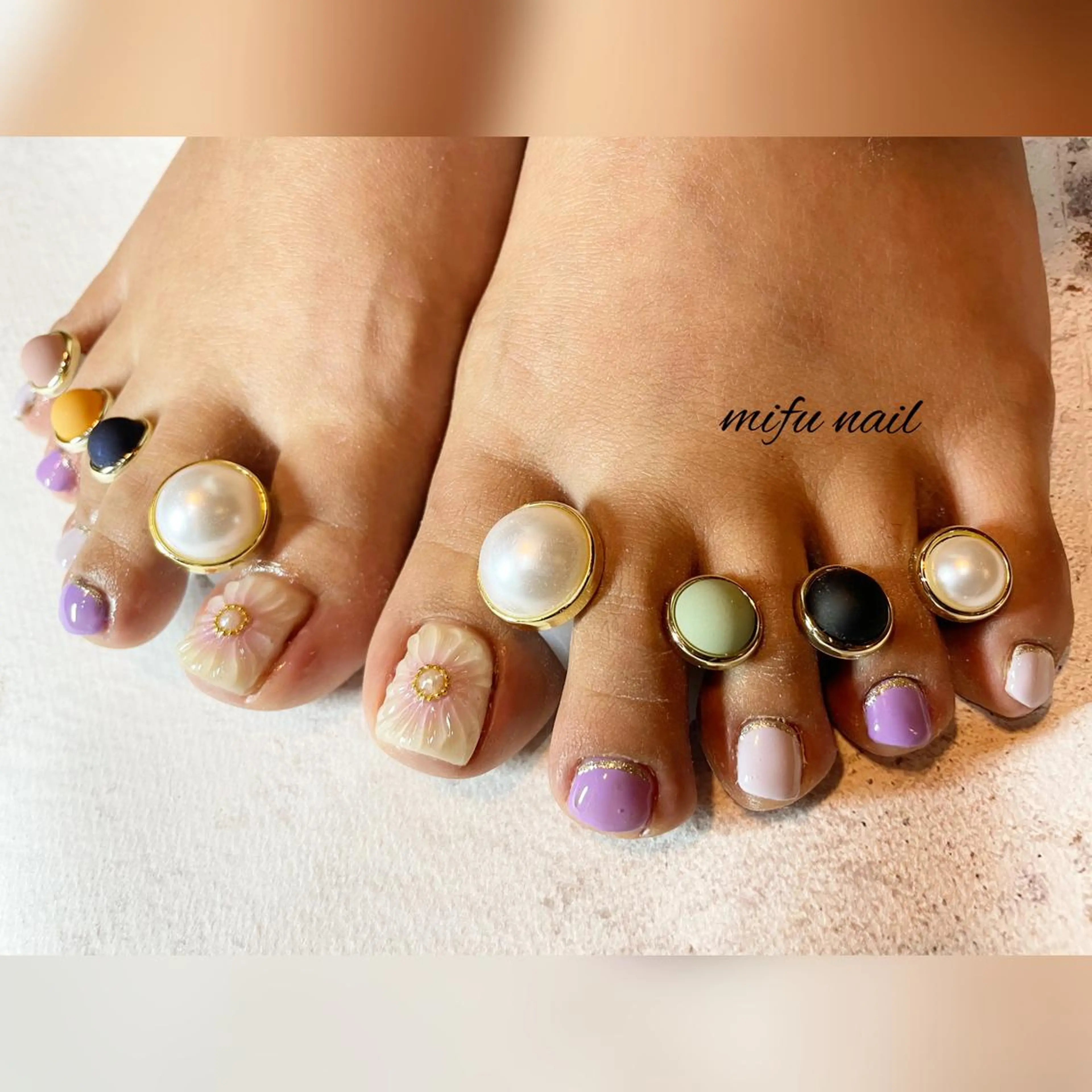 ミディアム ネイル フットネイル フットネイル 大田 美笛香のネイルデザイン