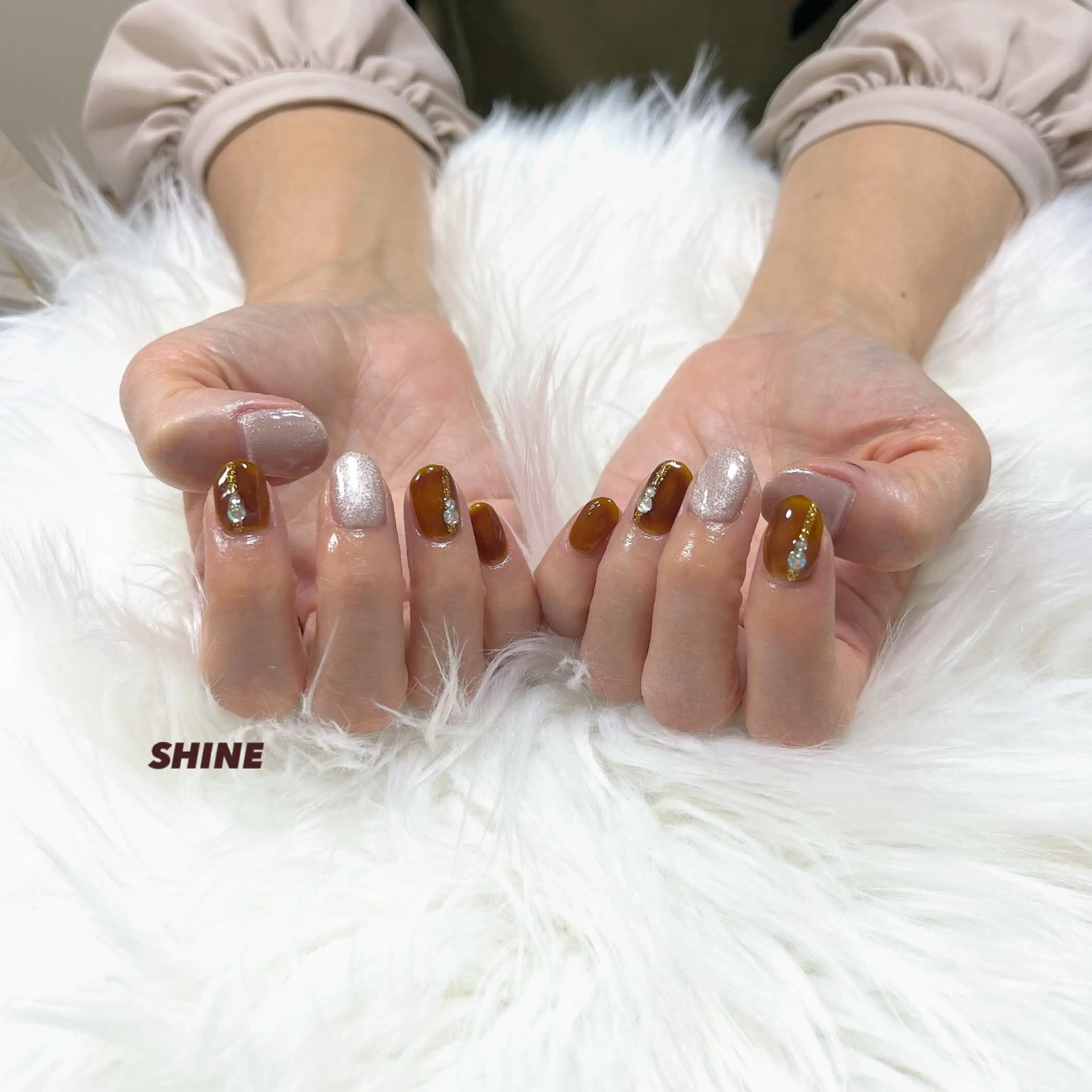 ネイル べっ甲ネイル マグネットネイル ストーンネイル SHINE nail salonのネイルデザイン