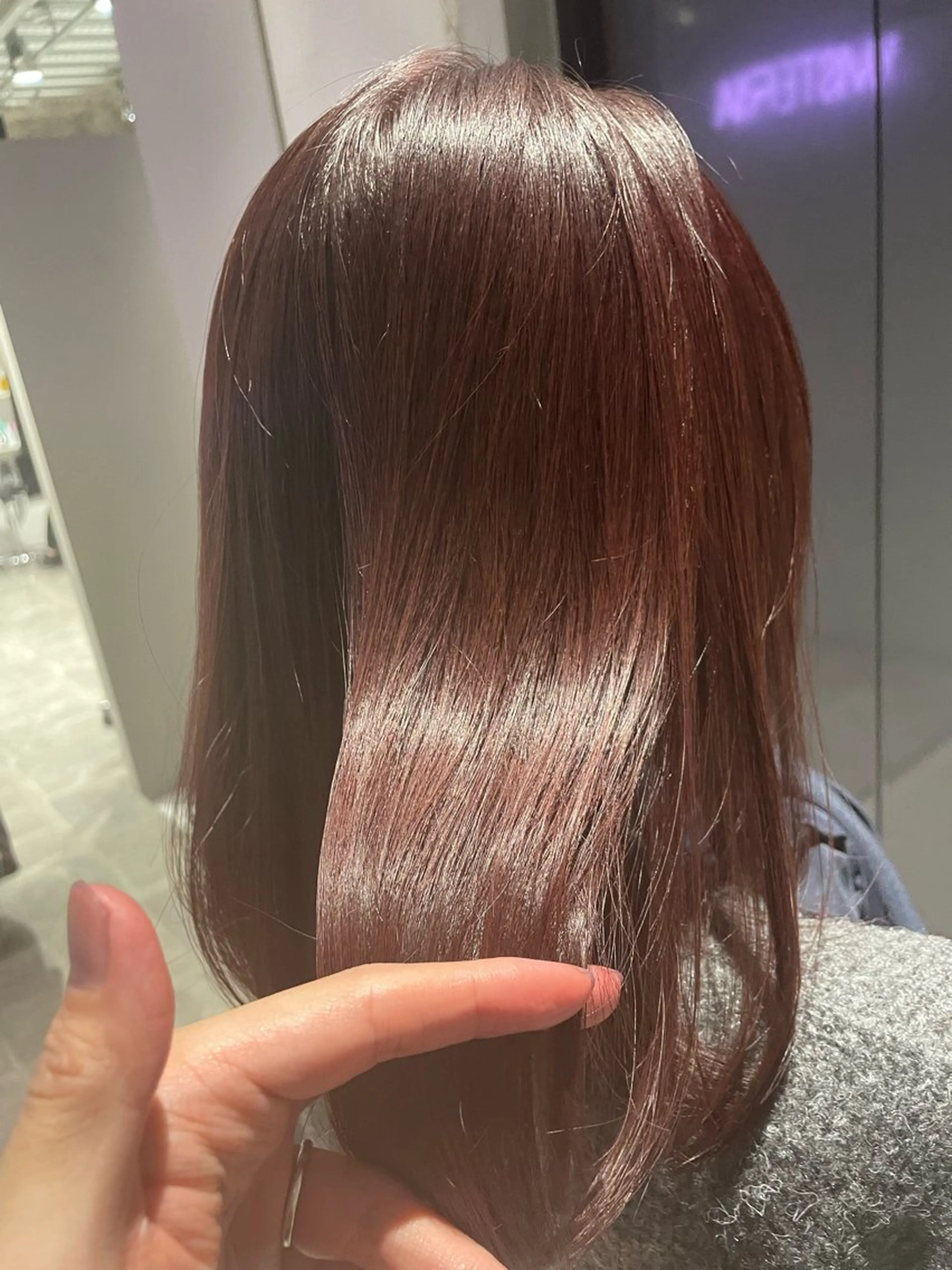 ミディアム ナカムラ イヅミのヘアスタイル