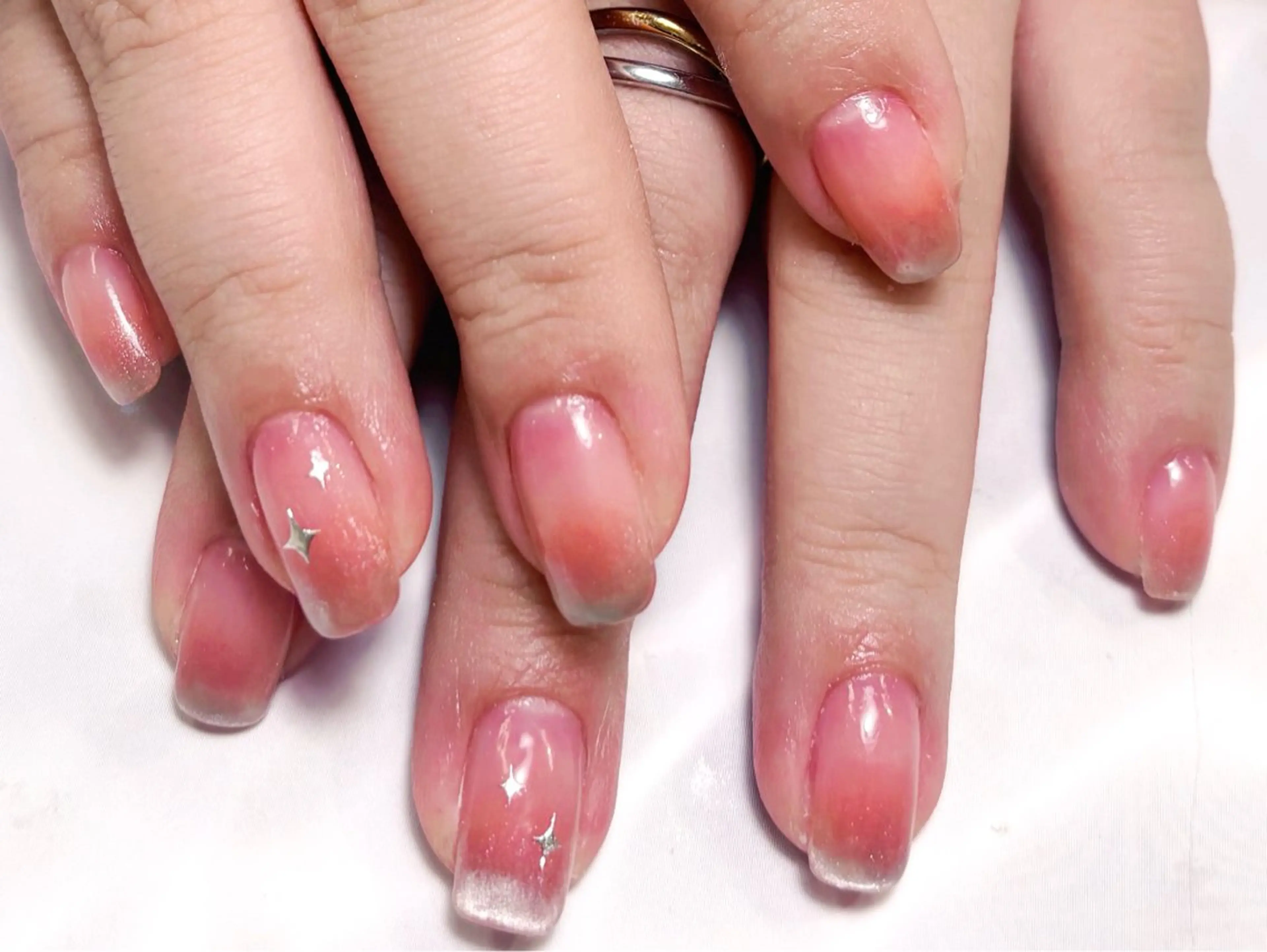 ネイル ハンドネイル キン グミのネイルデザイン