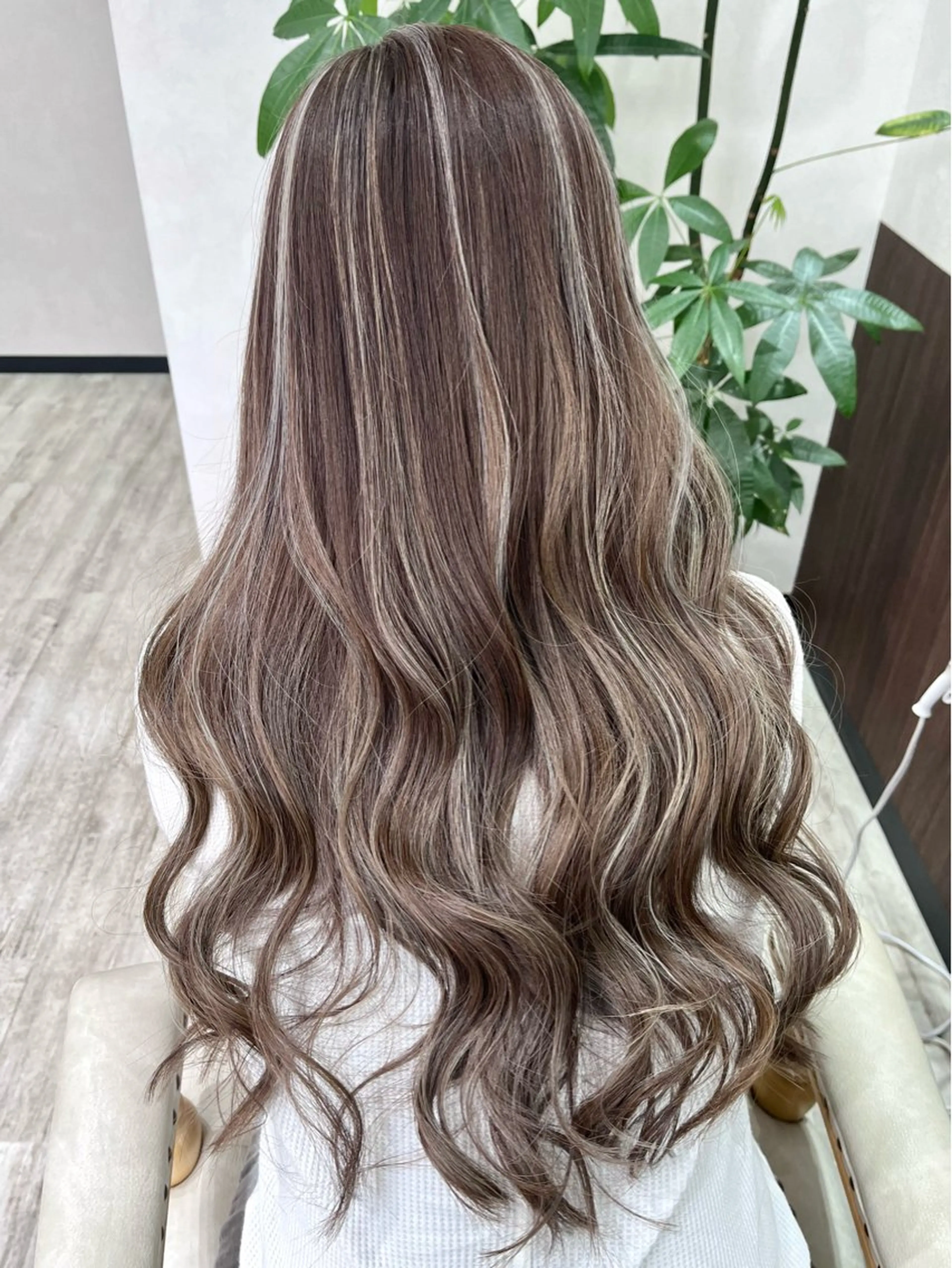 ロング カラー ハイライトカラー ハイライト Belle hair Design青野大貴のヘアスタイル