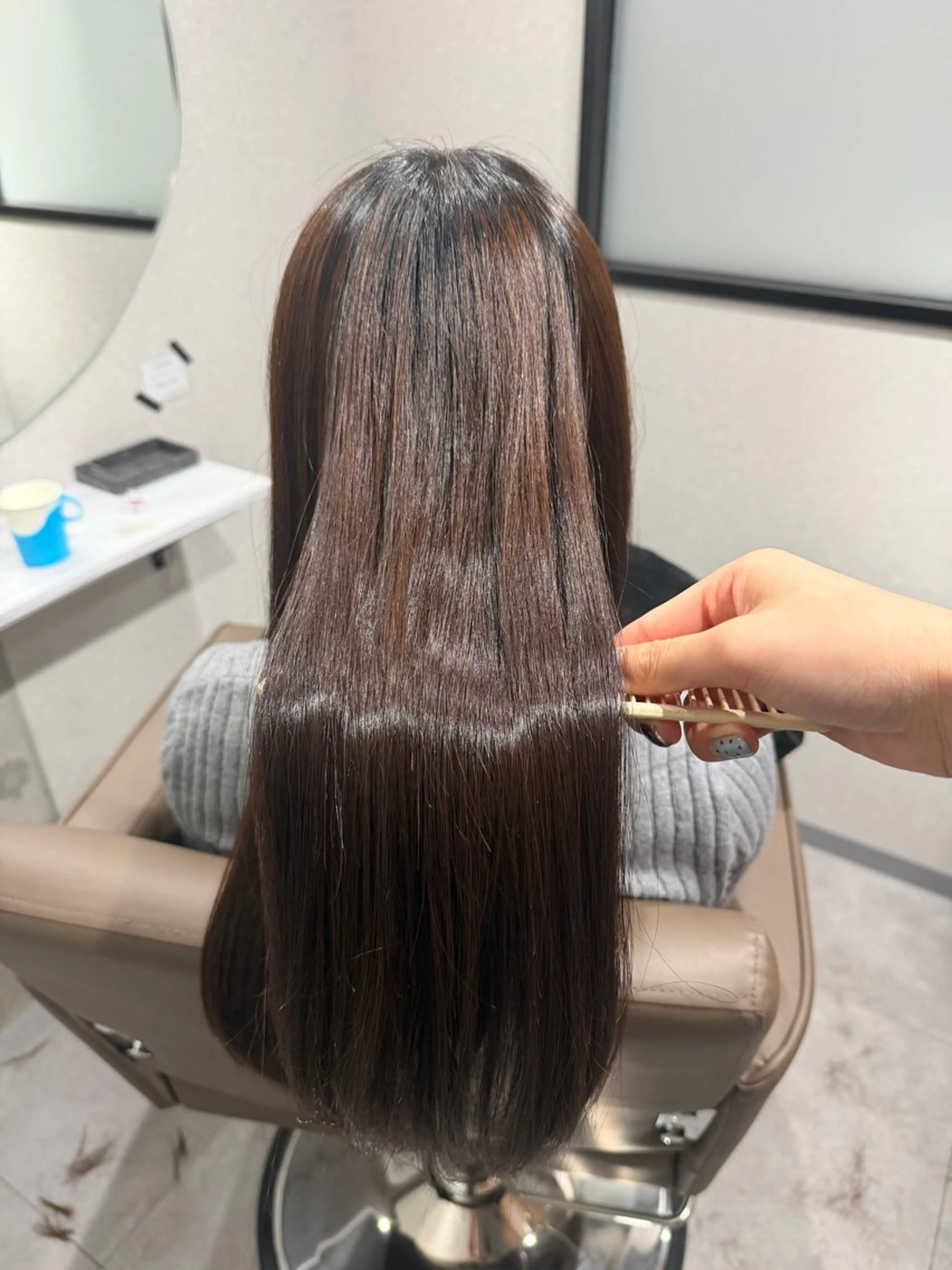 ロング カット 縮毛矯正 黒木日那/髪質改善/ グレージュ/レイヤーのヘアスタイル