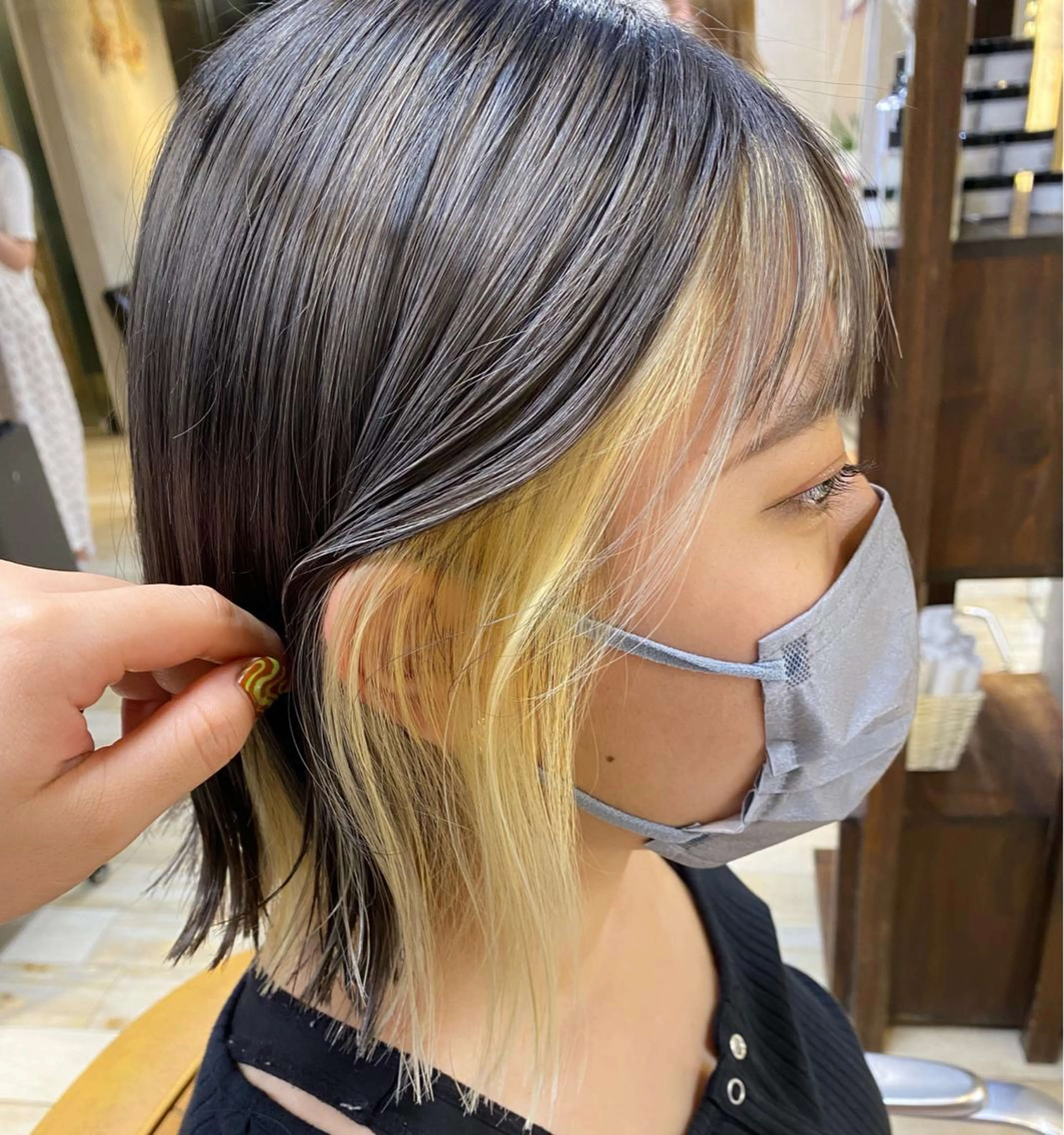 ショート カラー 抜きっぱなしブロンド デザインカラー インナーカラー ボブ カット ヘアカラー トリートメント デザインカラー/ kanae🌱のヘアスタイル