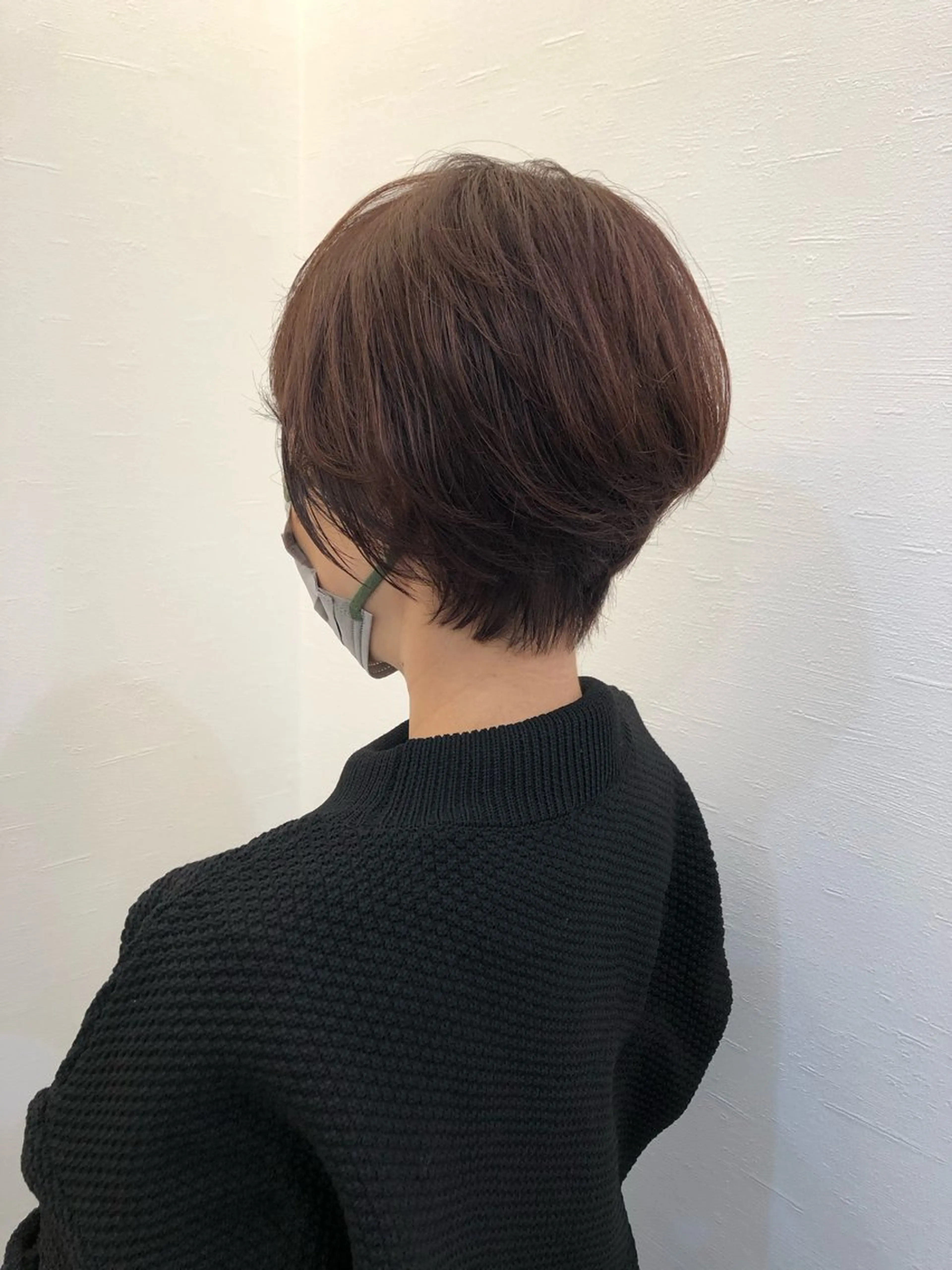 ショート ツノガイ エリのヘアスタイル