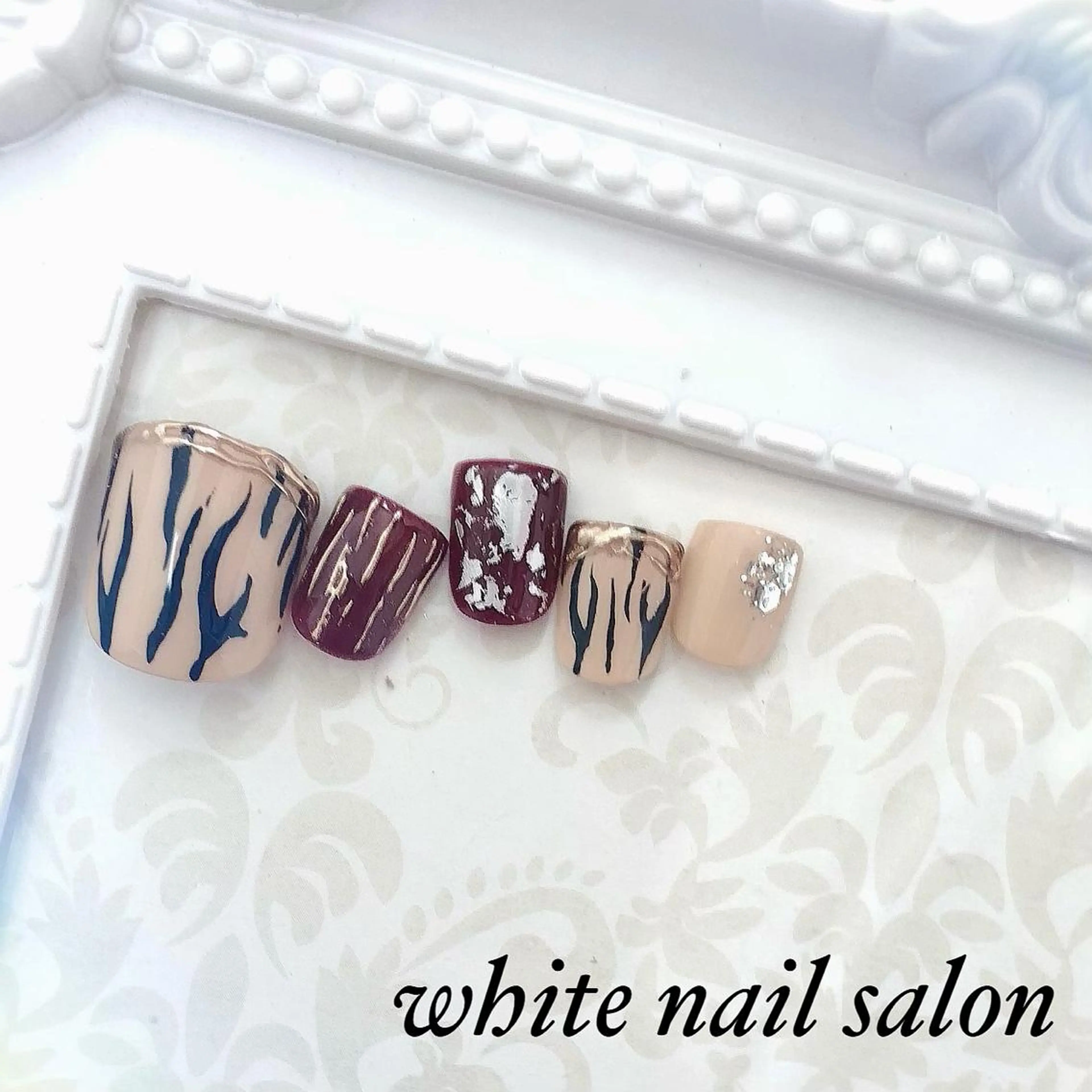 ネイル フットネイル ジェルネイル ハードジェル 持ち込み オフィスネイル フットネイル white nail salonのネイルデザイン