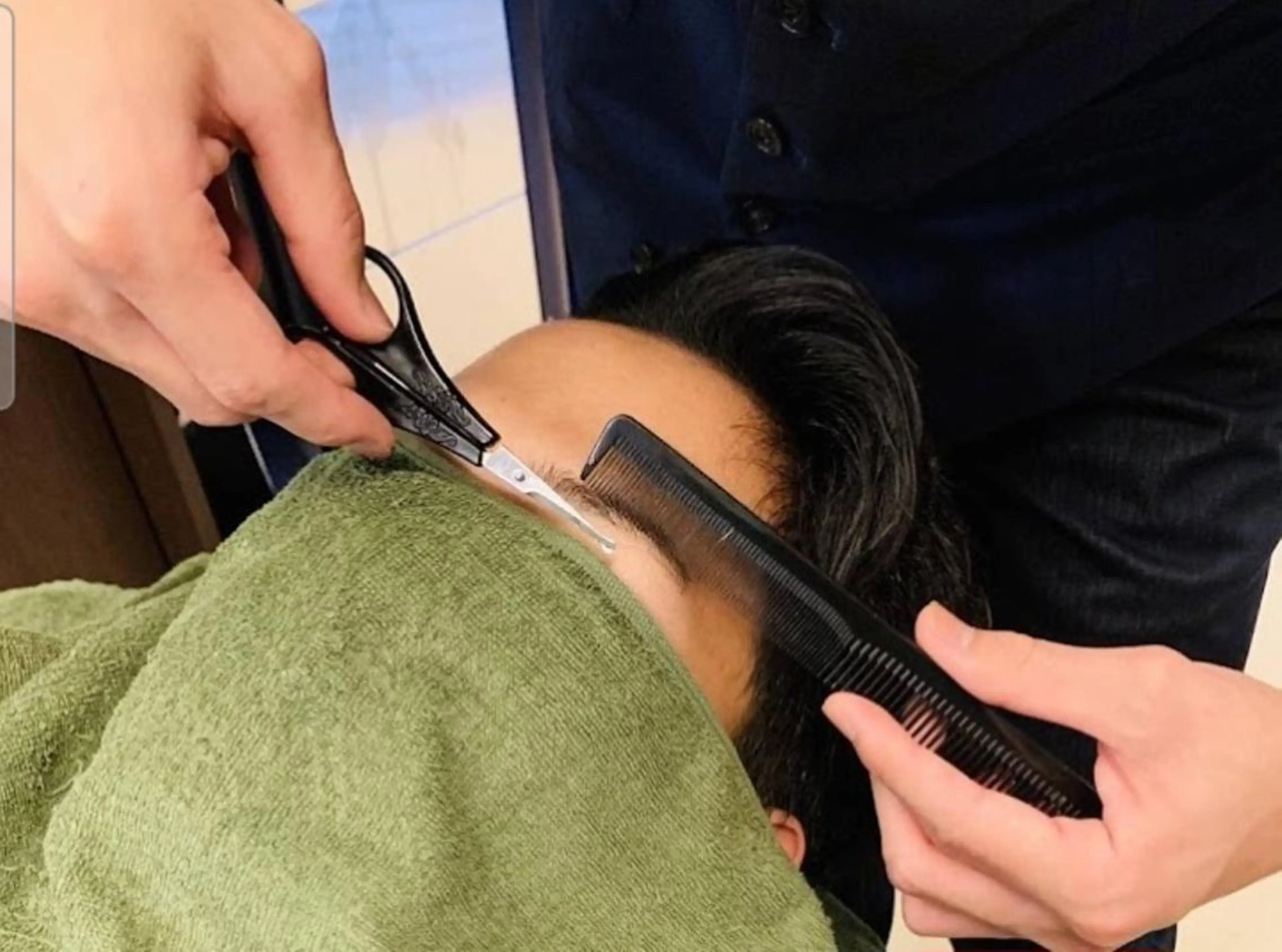 アイブロウ BARBERSTAG 上拂恭平のヘアスタイル