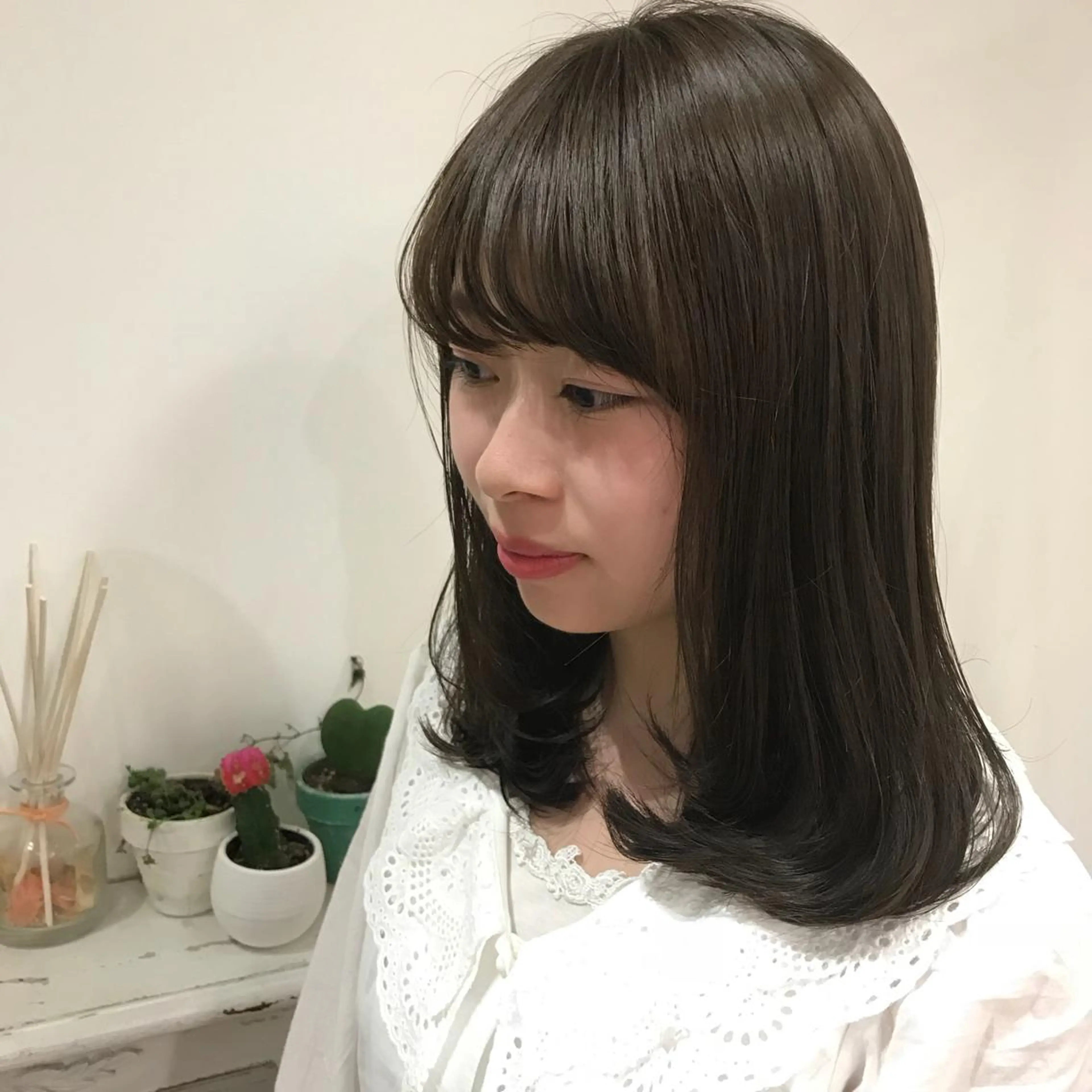 セミロング カラー ヘアカラー トリートメント salowin梅田所属・レイヤー/顔周り /AKARIのヘアスタイル