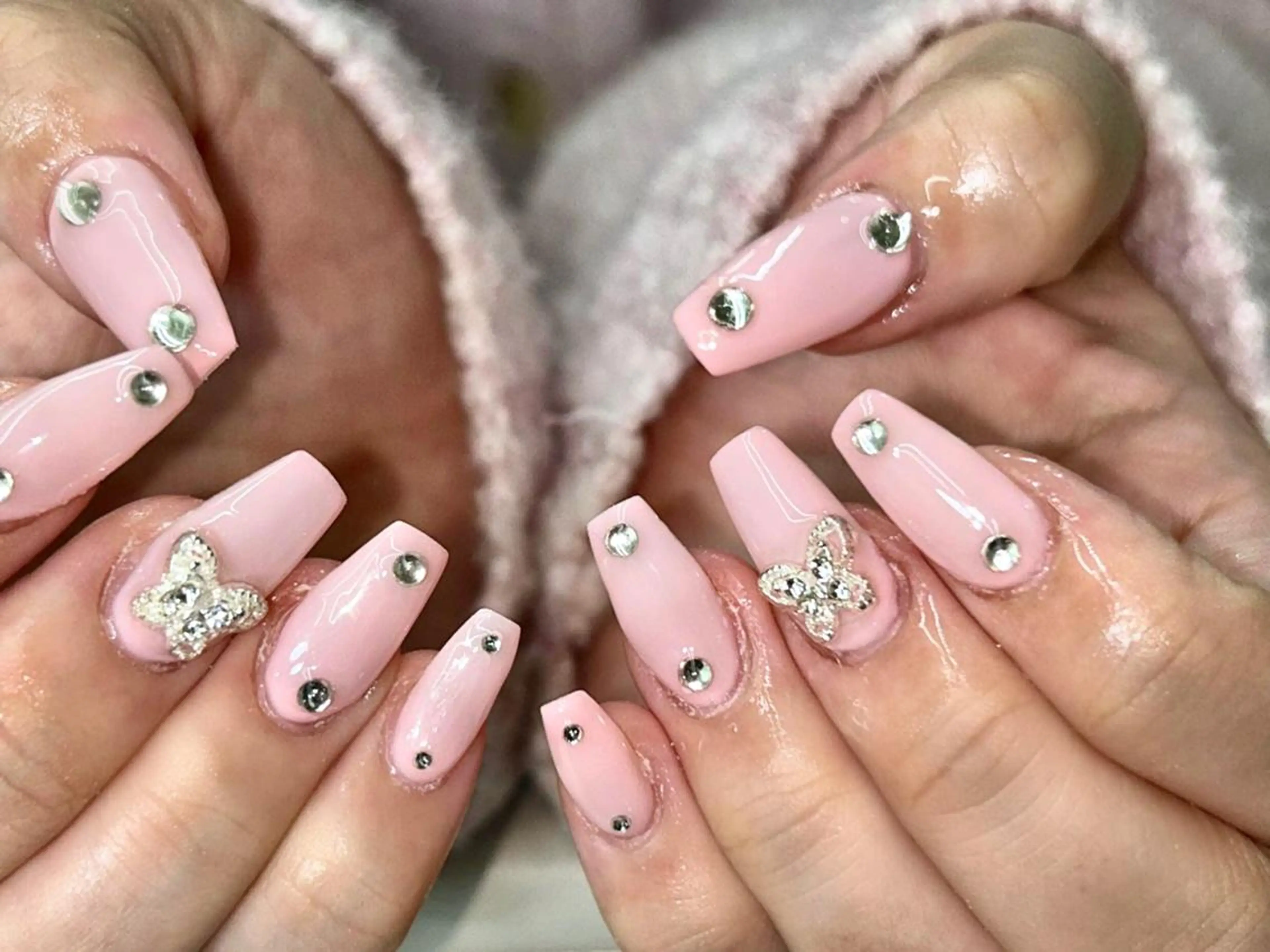 ネイル ハンドネイル 🦋y y Nail 🤍のネイルデザイン
