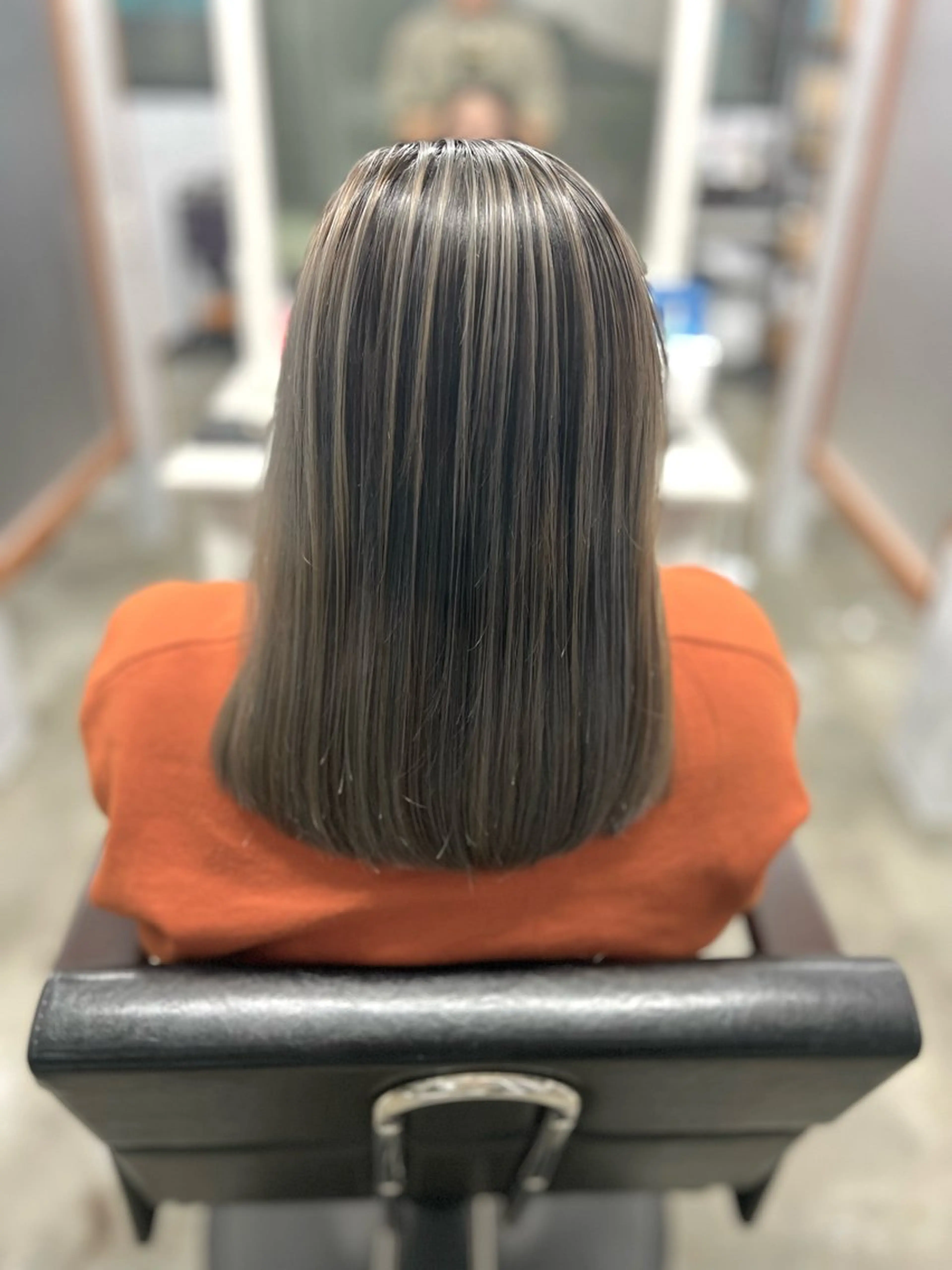 ミディアム カラー ヘアカラー Style Tのヘアスタイル