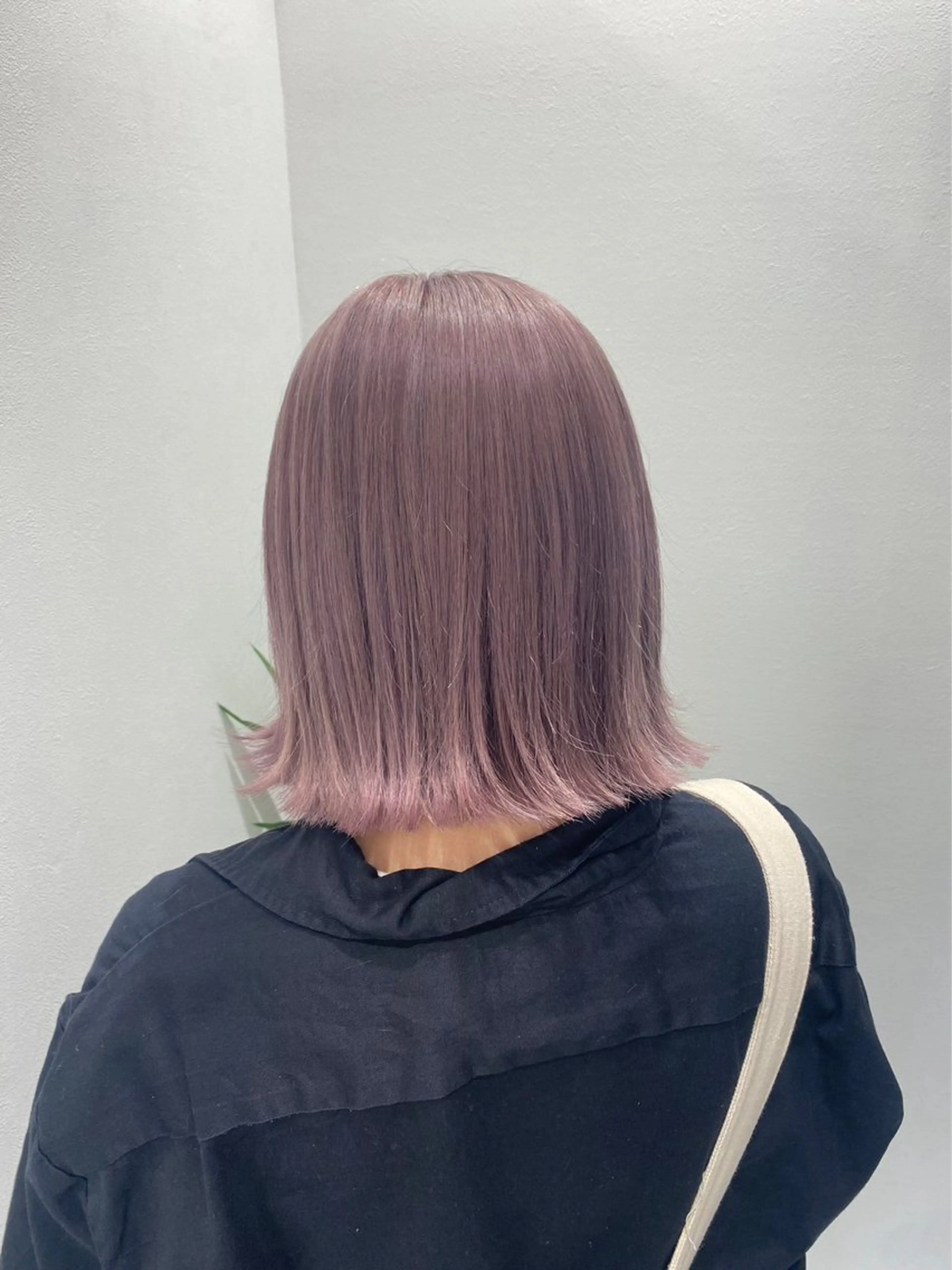 セミロング カラー ヘアアレンジ 🫧モテる💗ダメー ジレスハイトーン🫧のヘアスタイル