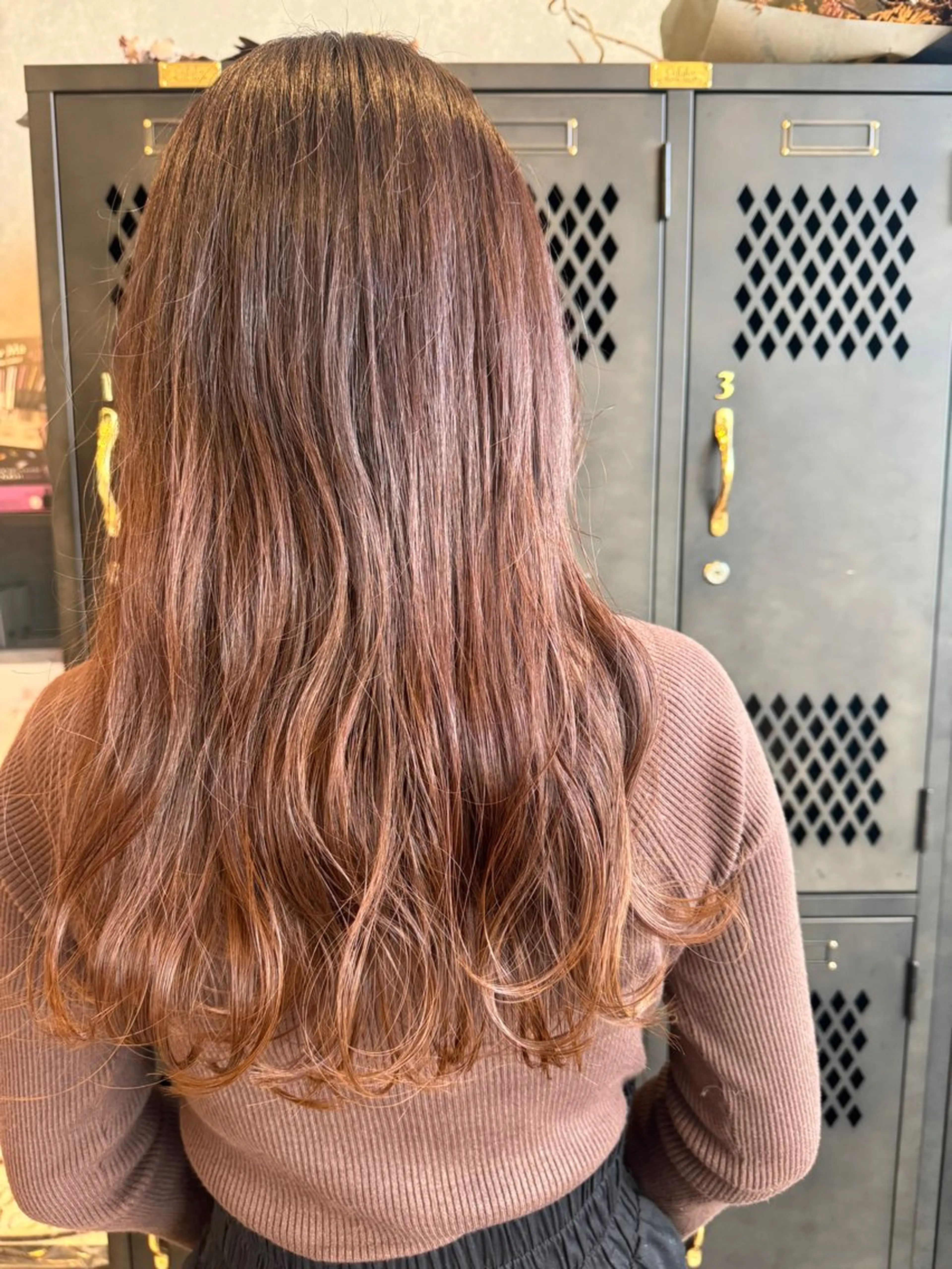 セミロング カラー カット ヘアカラー トリートメント 秋元 菜摘のヘアスタイル