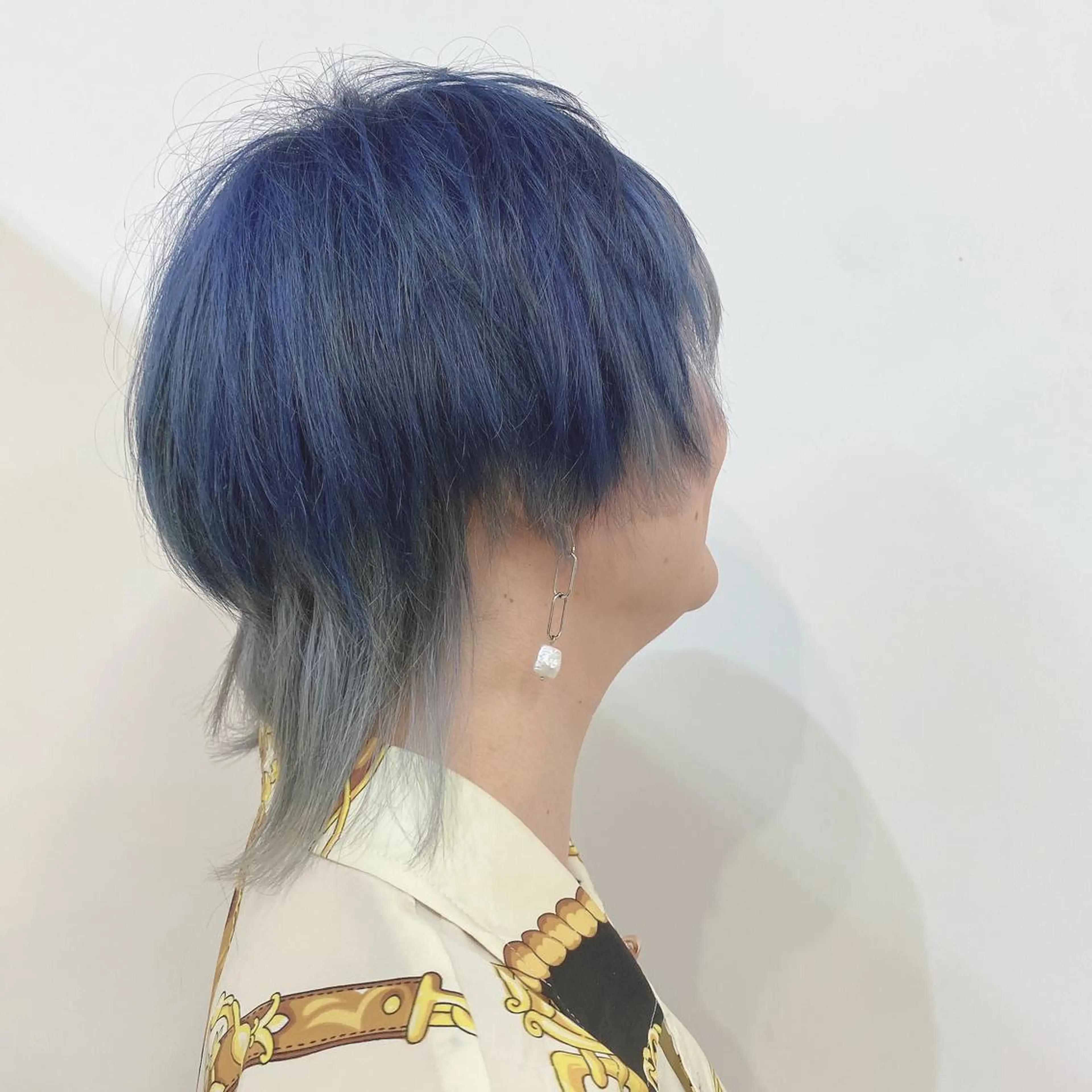 カラー ブリーチ ブルーカラー デザインカラー シルバー BRAS ナカガワのヘアスタイル