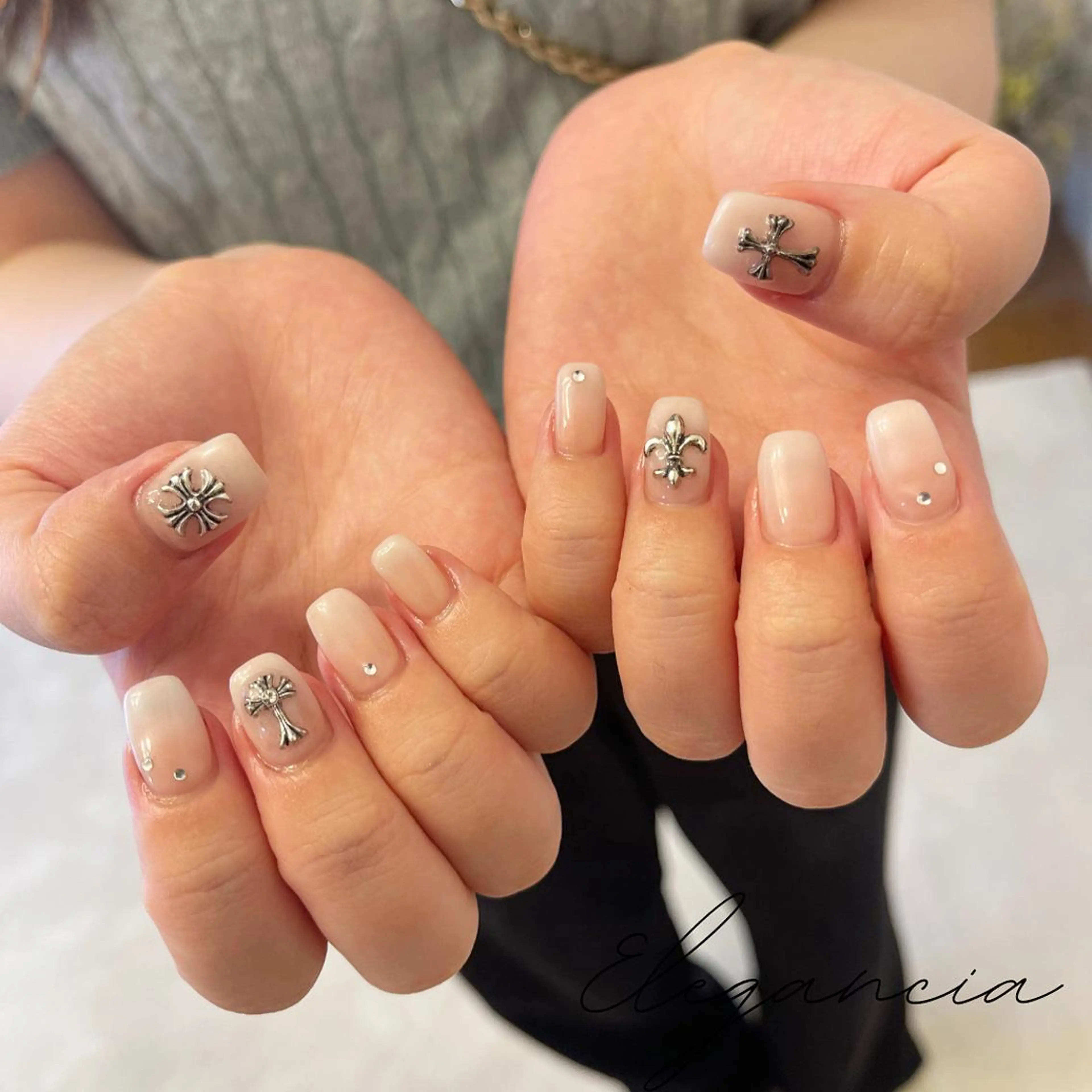 カラー ネイル ハンドネイル Elegancia. Hiromiのネイルデザイン