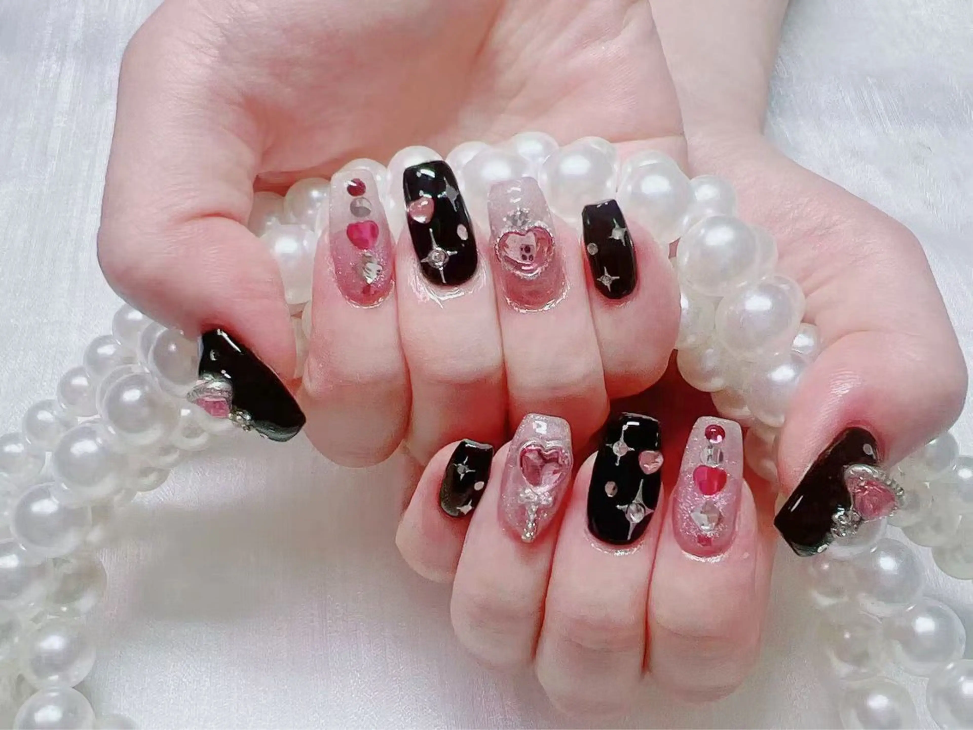 ネイル オーロラネイル 長さ出し フレンチネイル ガーリー キラキラネイル RIn 🎀のネイルデザイン