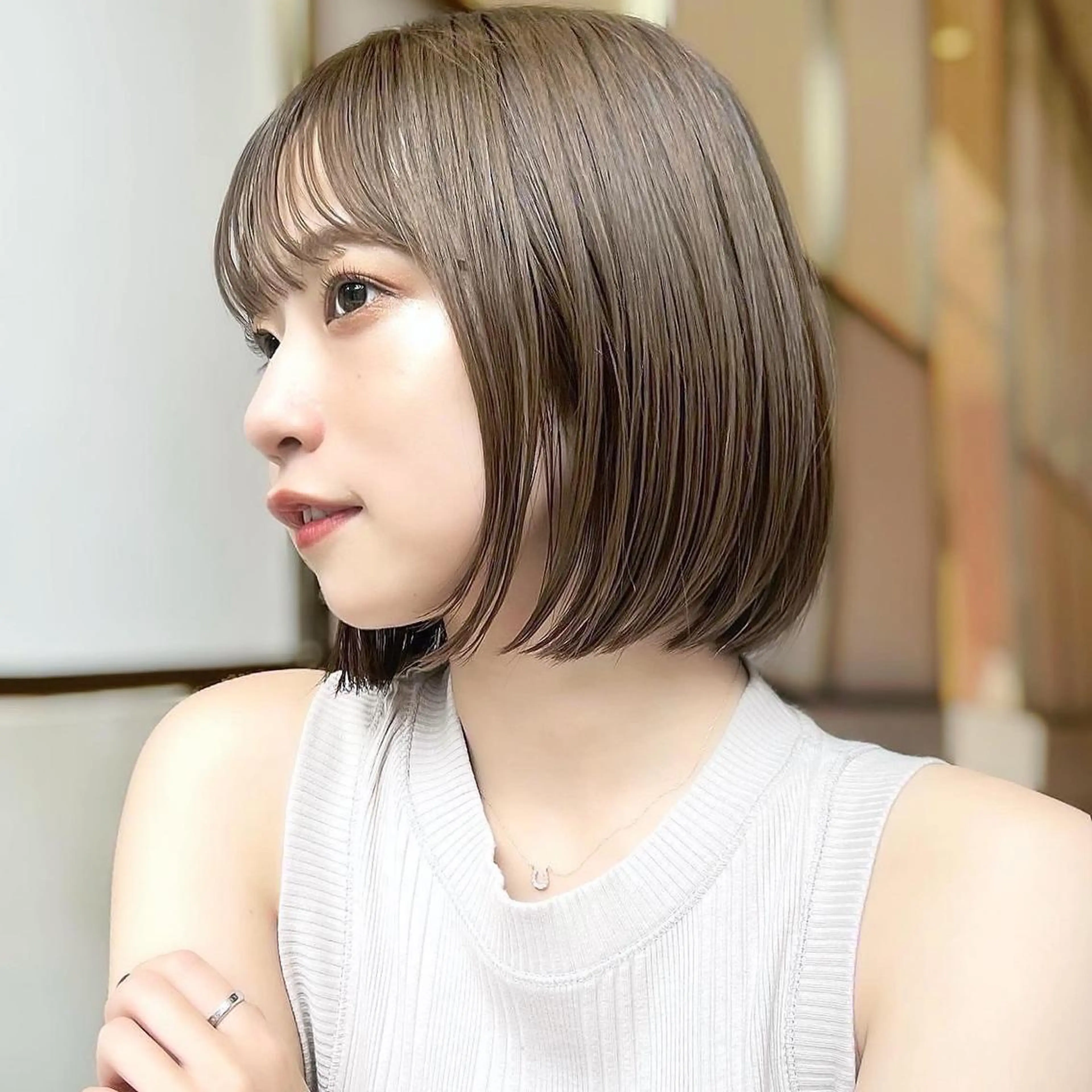 ミディアム カラー ベージュカラー 透明感カラー グレージュ ボブ カット ヘアカラー トリートメント レイヤー専門家 ダブルカラー修のヘアスタイル