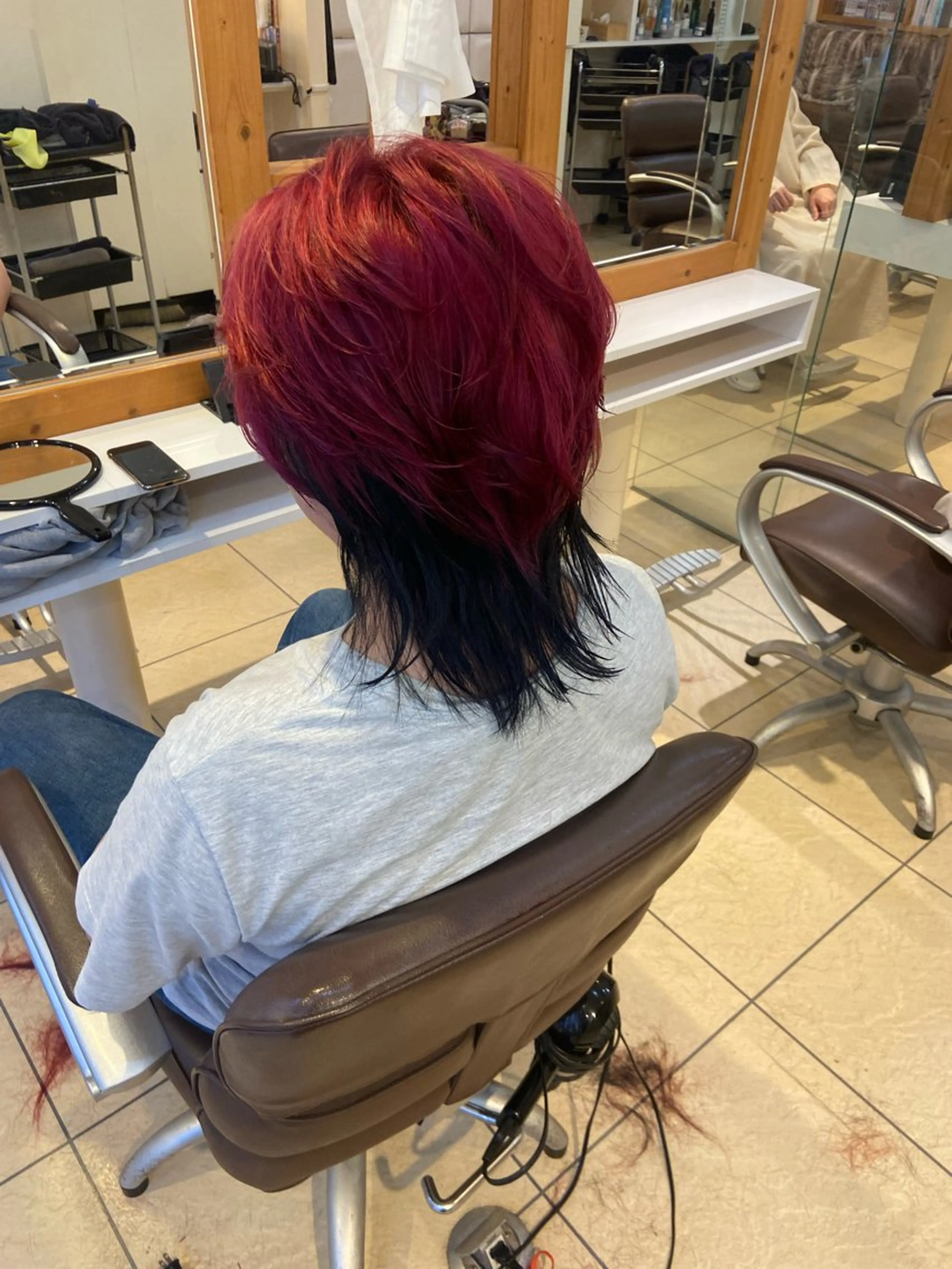 ミディアム ウルフカット 青山 光のヘアスタイル