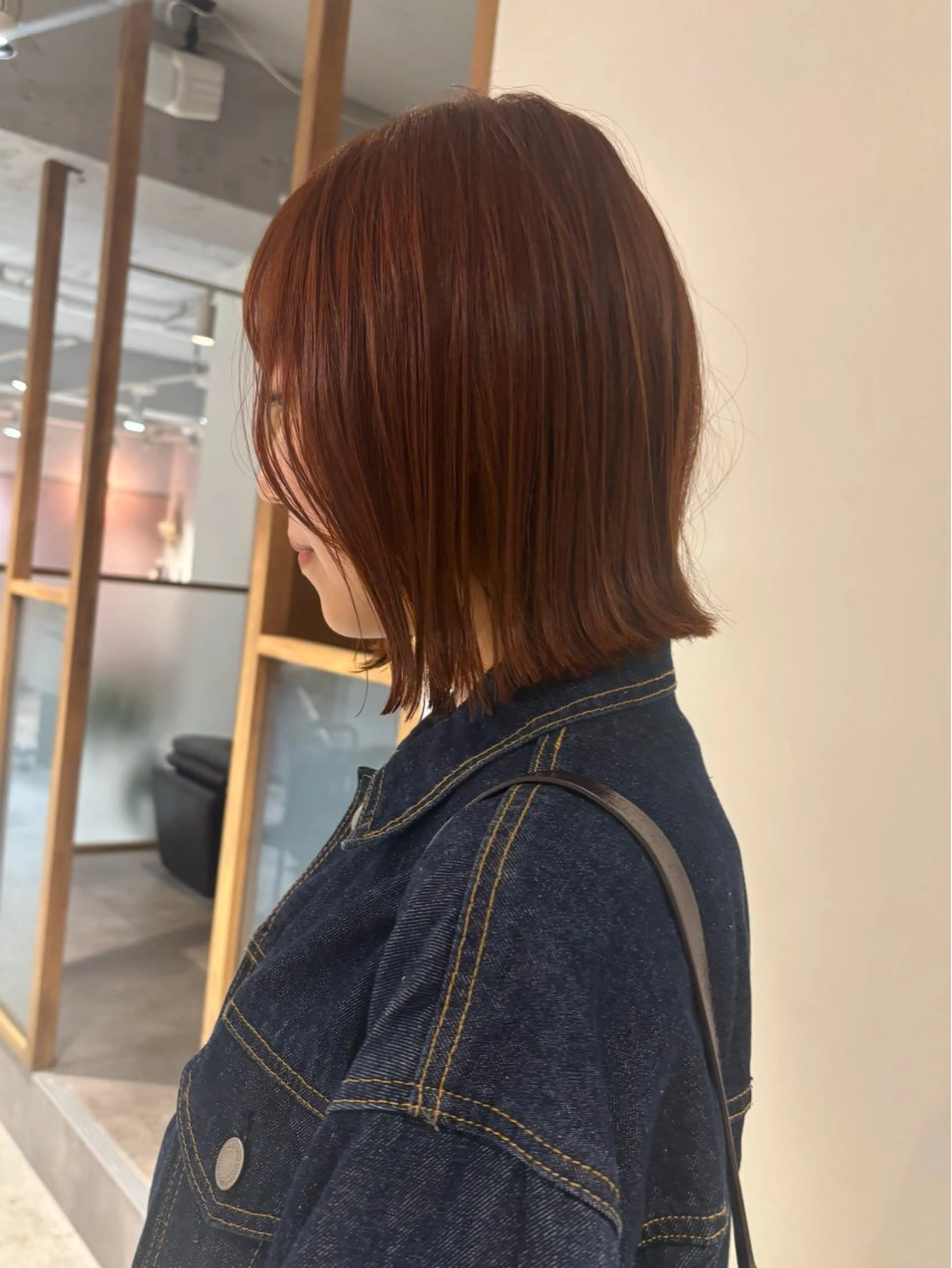 ミディアム カラー 切りっぱなしボブ ボブレイヤー ブリーチ ブラウンカラー ダブルカラー カット ヘアカラー トリートメント mei｜顔まわり ×透明感カラーのヘアスタイル