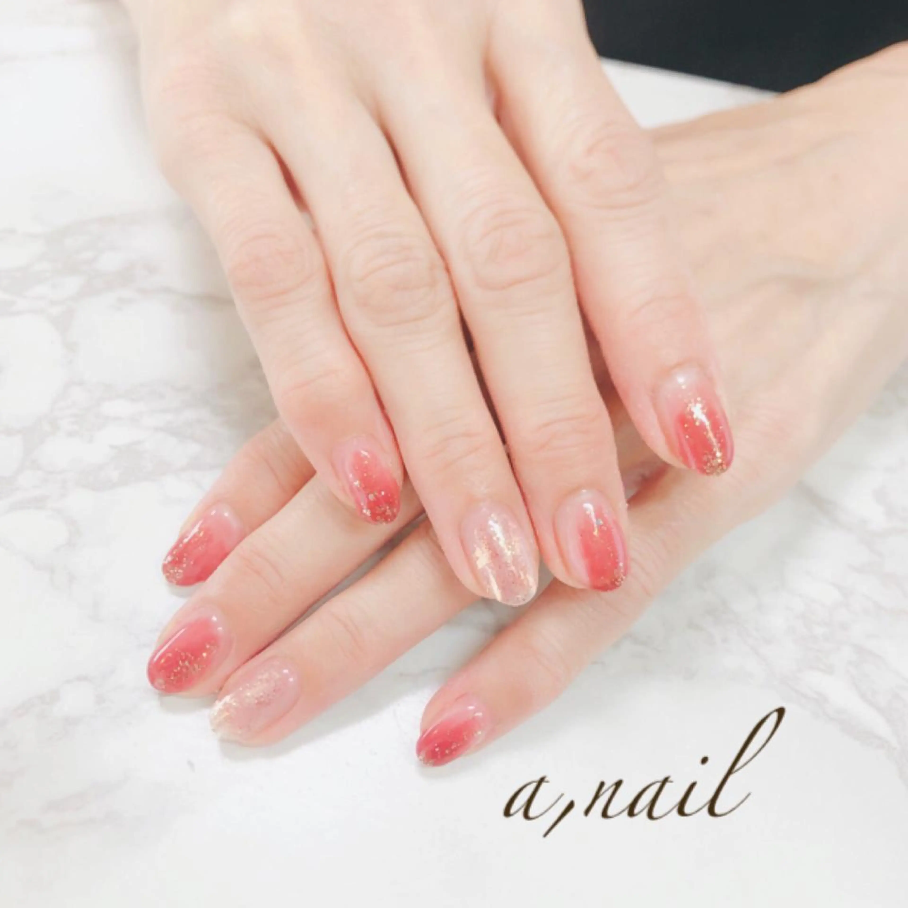 ネイル フットネイル ジェルネイル グラデーション キラキラネイル ニュアンスネイル ハンドネイル ネイルサロン エーネイルのネイルデザイン
