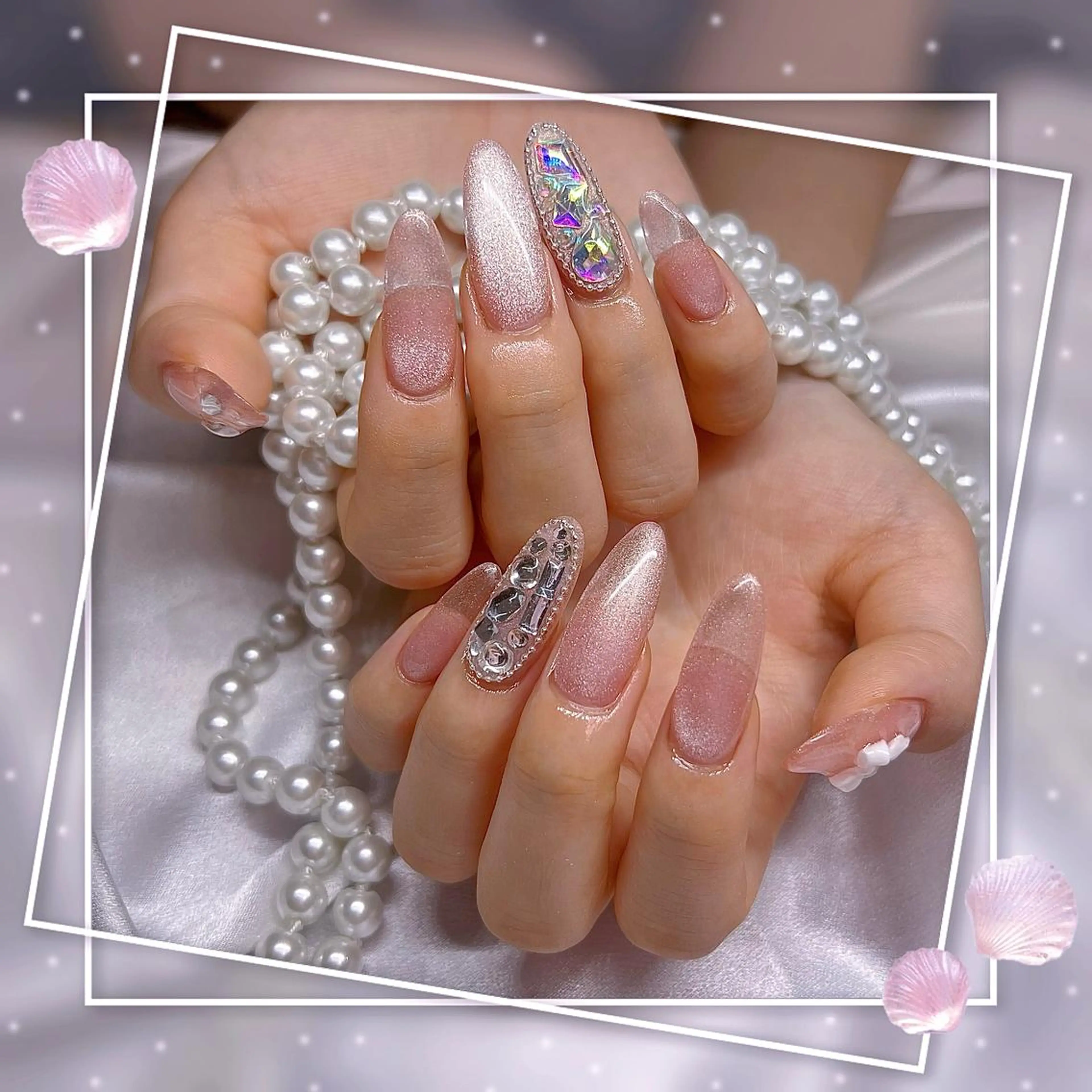 ネイル フレンチネイル キラキラネイル 韓国ネイル マグネットネイル マグネットフレンチ Chill Nailsalonのネイルデザイン