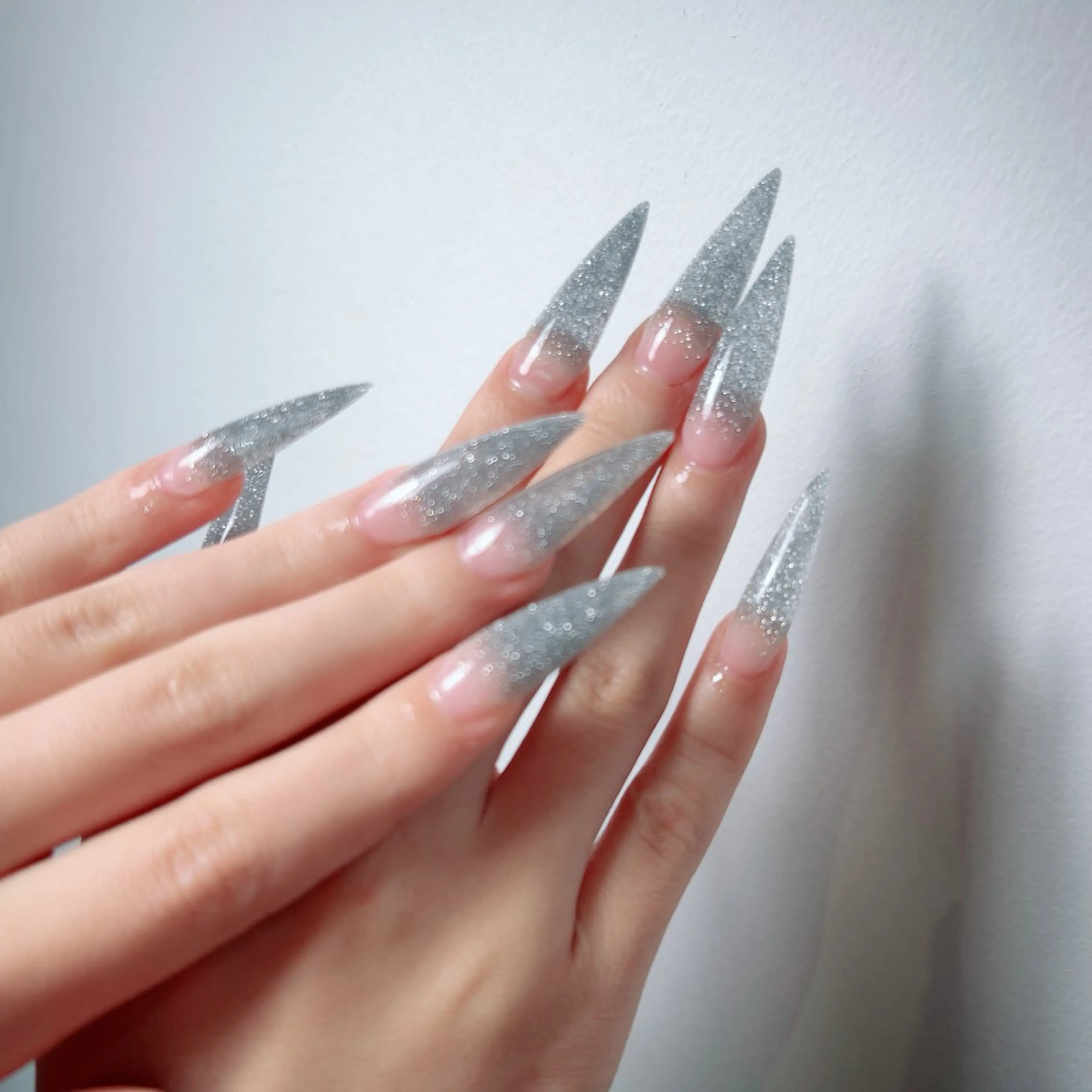 ネイル グラデーション ラメ(グリッター) ラメグラデーション スカルプネイル ハンドネイル u.Neek（apartmentシェアサロン内）所属・u.Neek minaのネイルデザイン