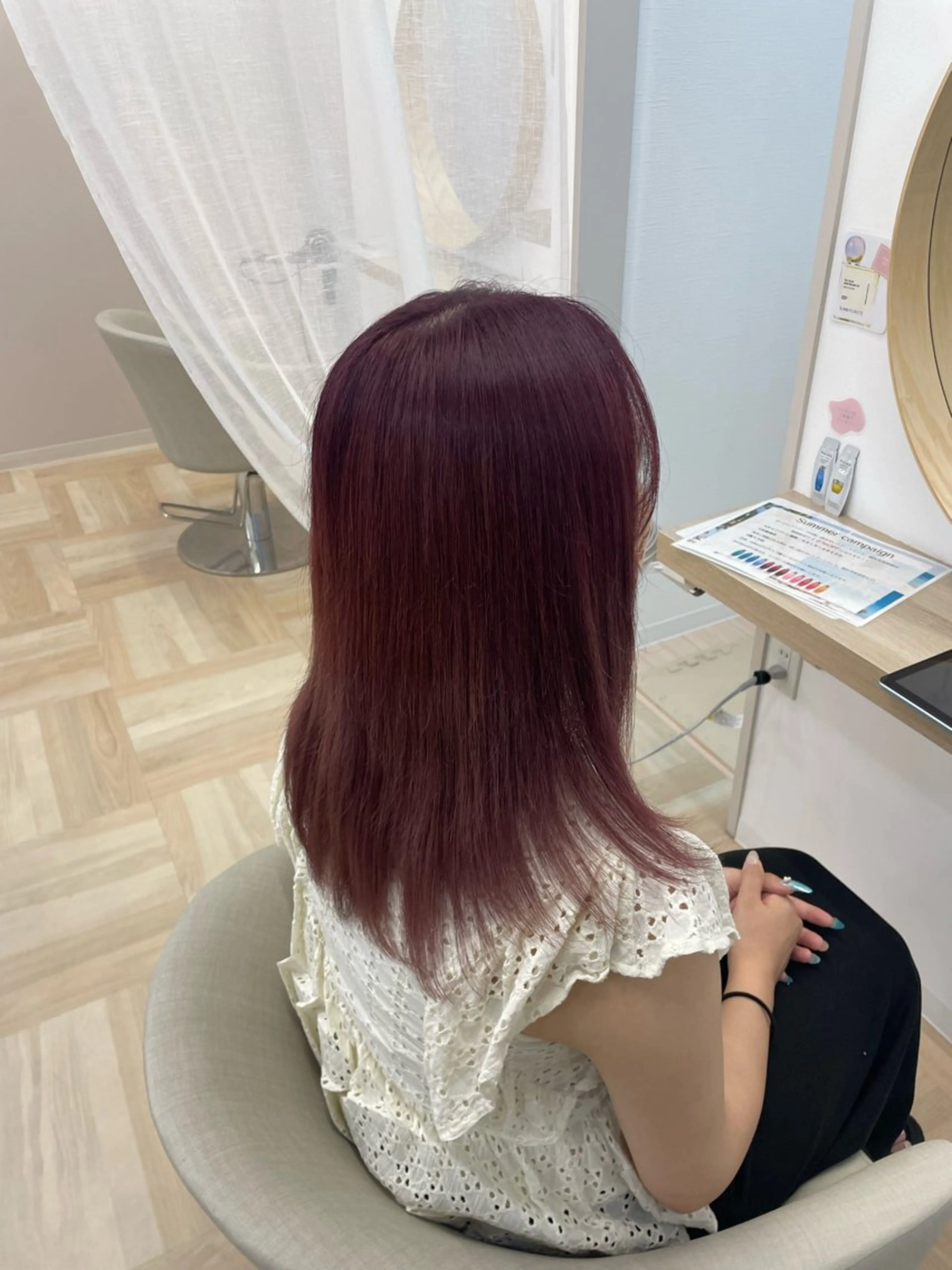 セミロング 川下 葉音のヘアスタイル