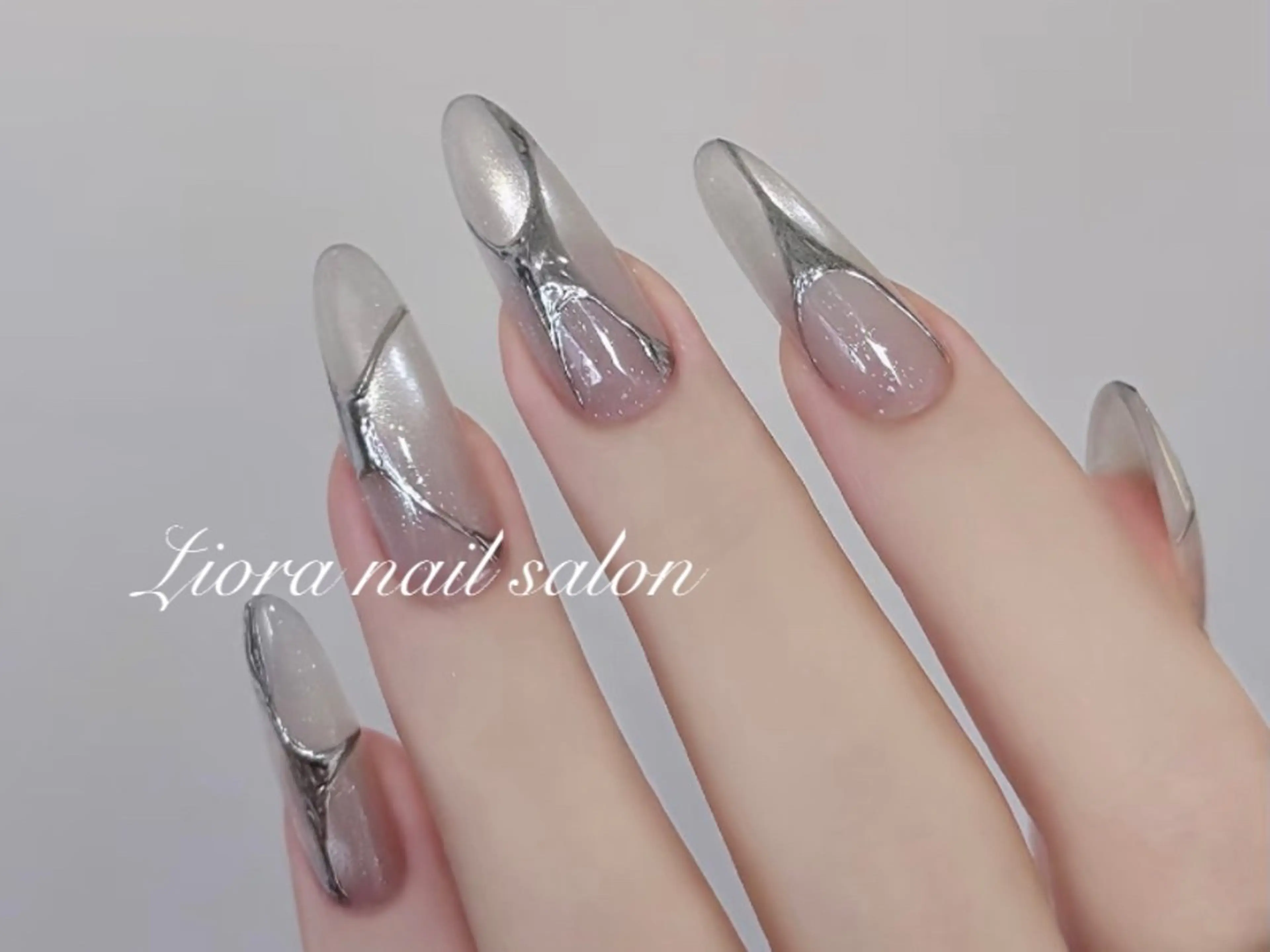 ネイル フレンチネイル ジェルネイル ガーリー グラデーション キラキラネイル ハンドネイル Liora nail スカルプ専門店のネイルデザイン