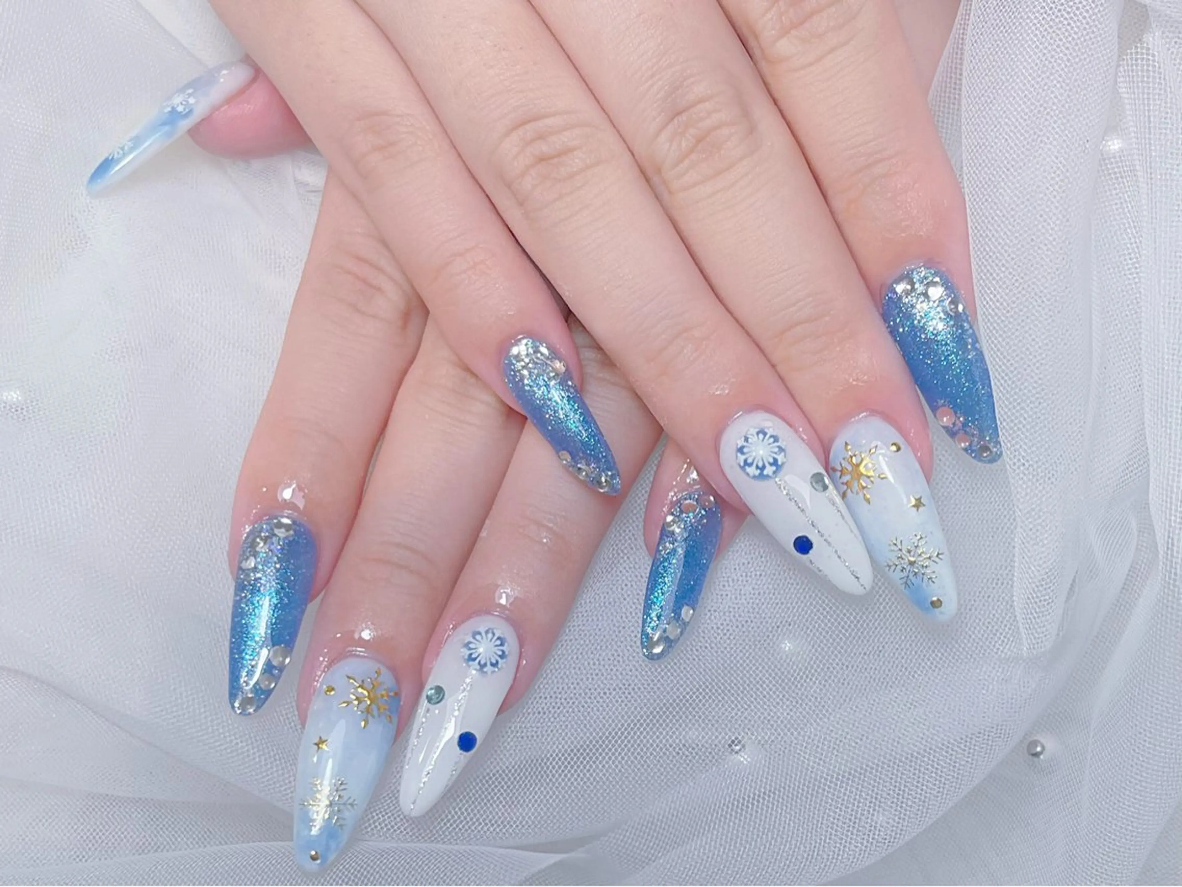 ネイル アートネイル 桜ネイル フレンチネイル ガラスフレンチ グラデーション ハンドネイル ハンドケア 🌈 Laule'aのネイルデザイン