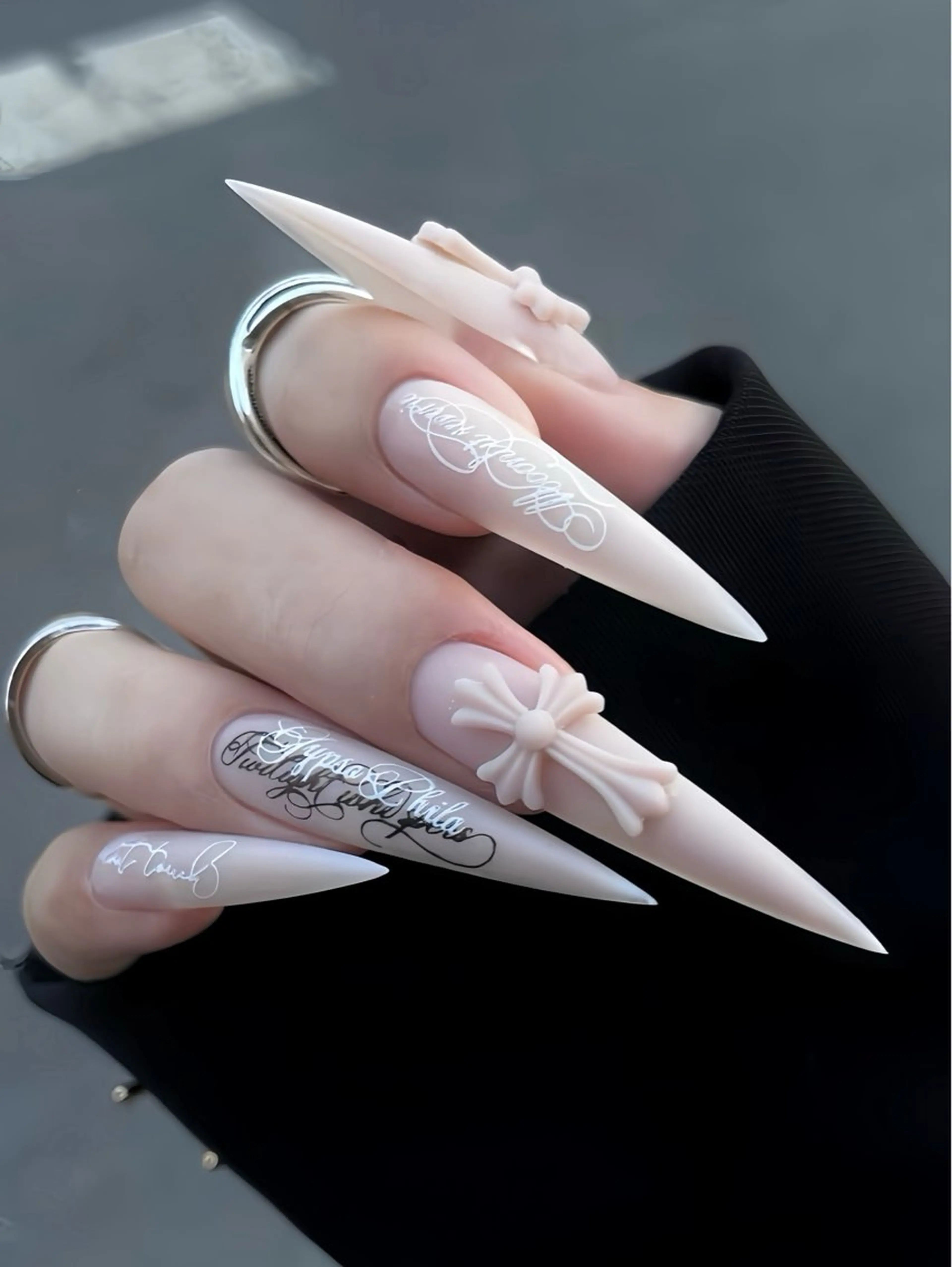 ネイル オーロラネイル チークネイル 桜ネイル クリアネイル ドット ハンドネイル Rin Nail 新大久保店のネイルデザイン