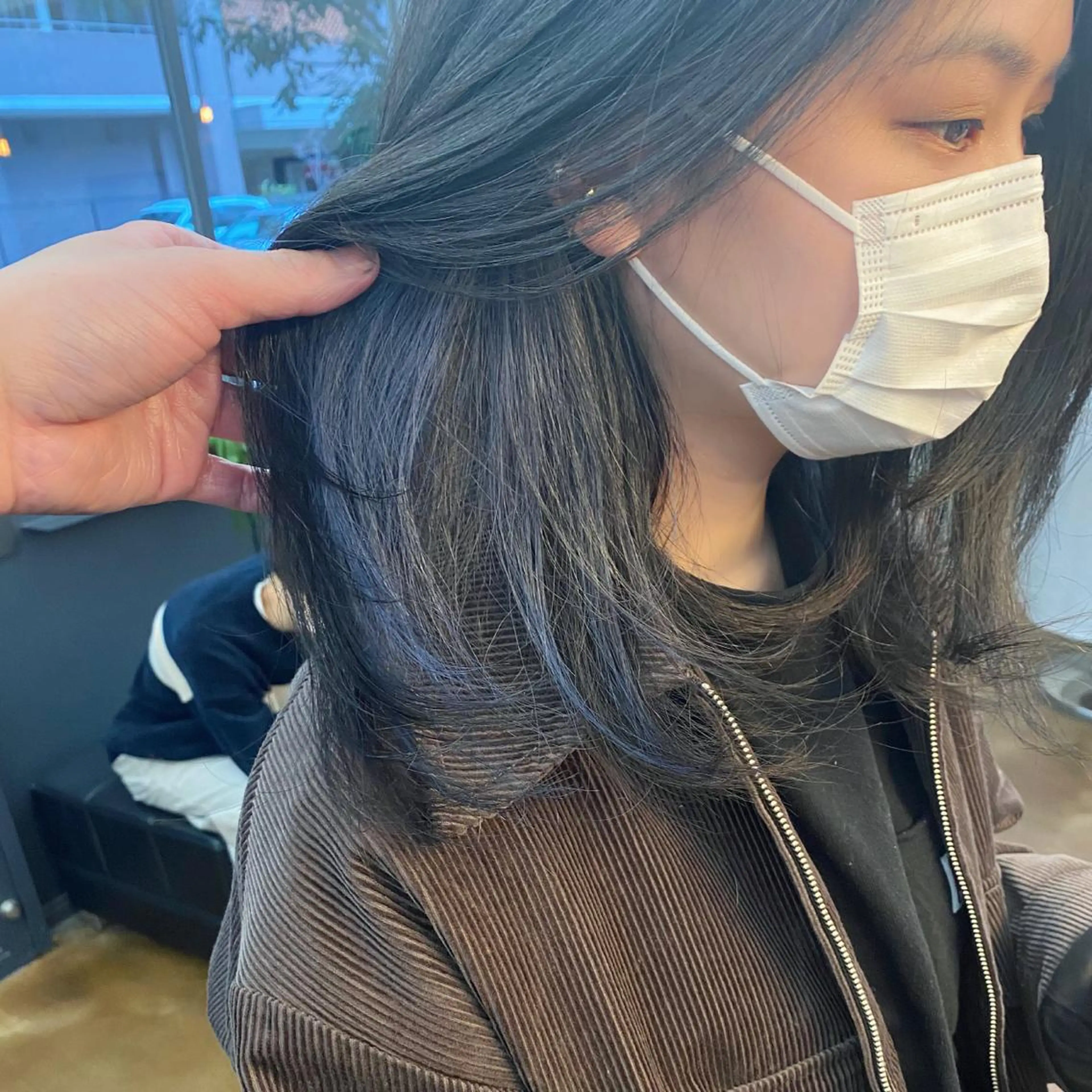 セミロング カラー ブルーカラー ブルーラベンダー イヤリングカラー ラベンダーカラー ハイトーン/デザイン hirokiのヘアスタイル