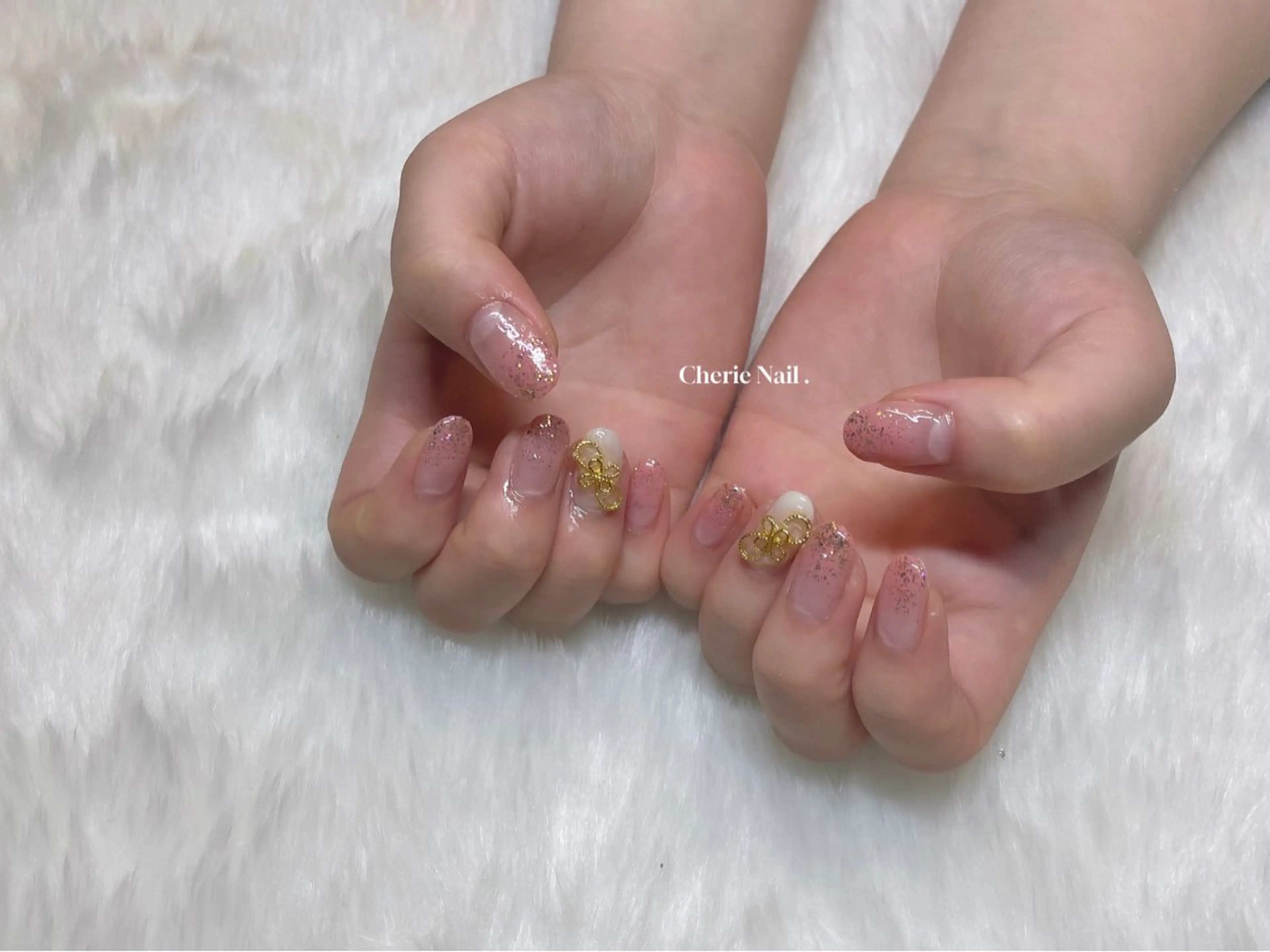 ネイル ラメ(グリッター) ラメグラデーション ピンク Cherie Nailのネイルデザイン