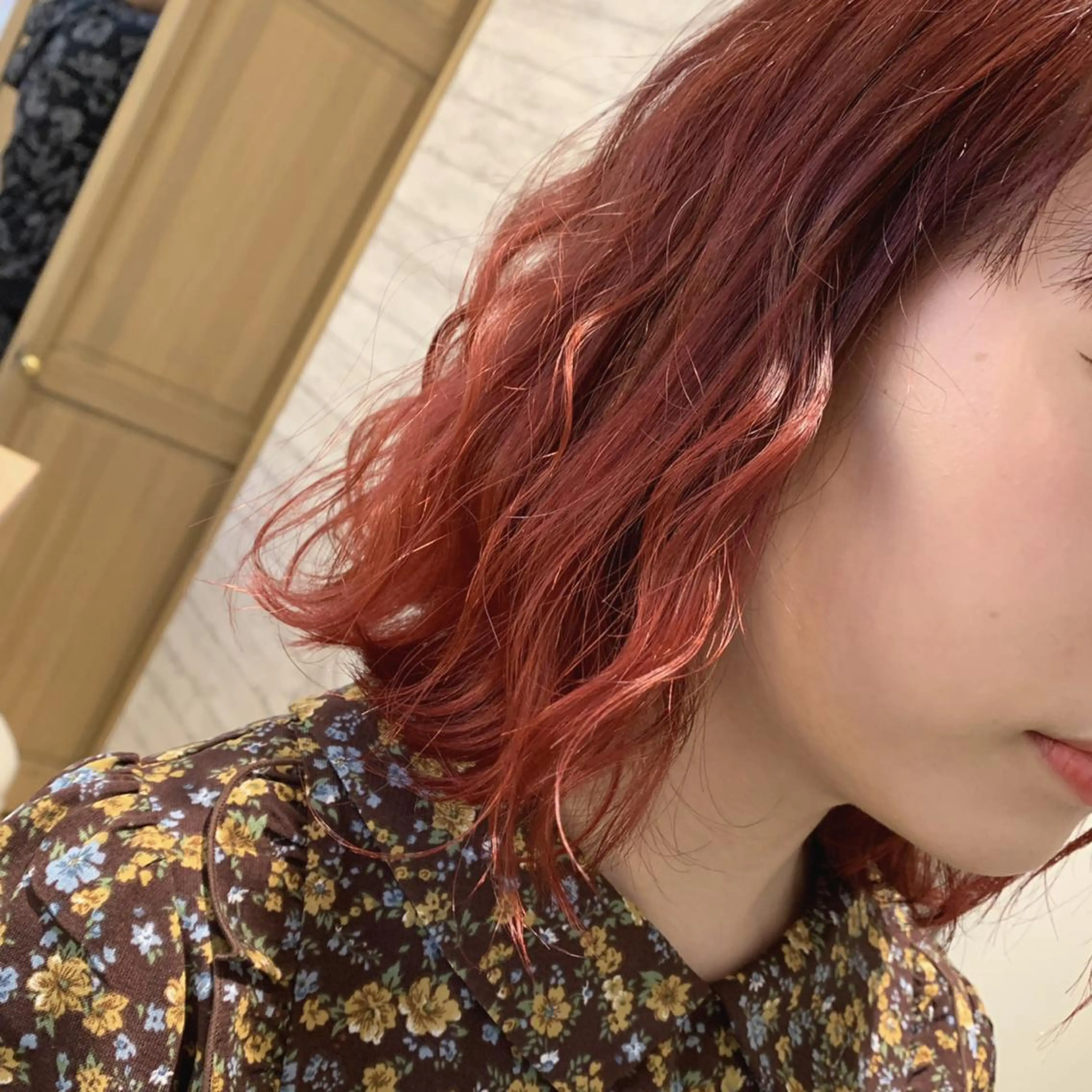 カラー レッドカラー バイオレットカラー 天野 利咲のヘアスタイル