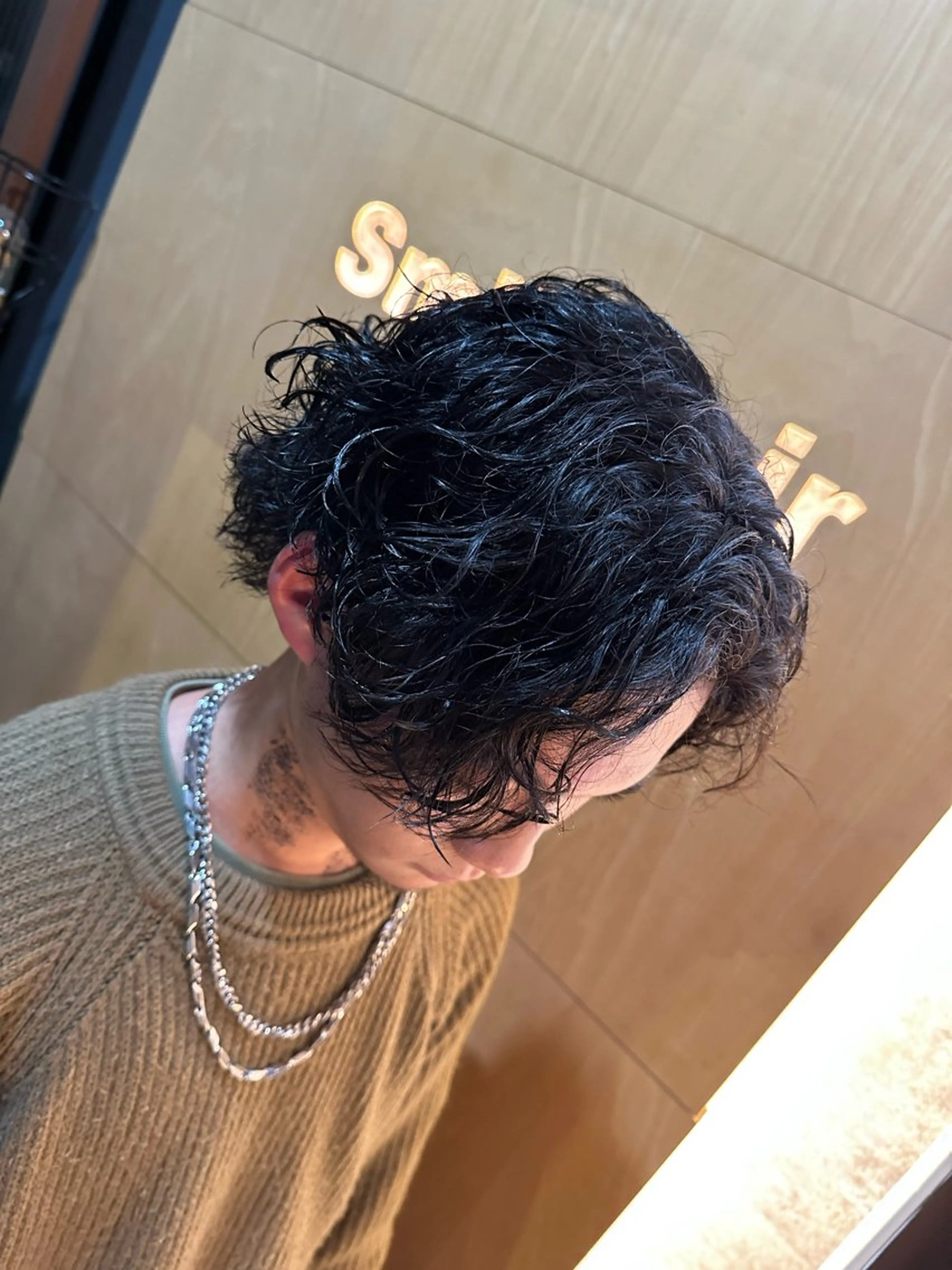 ミディアム パーマ メンズ カット パーマ フェードとパーマ特化 小池 魔裟斗のヘアスタイル