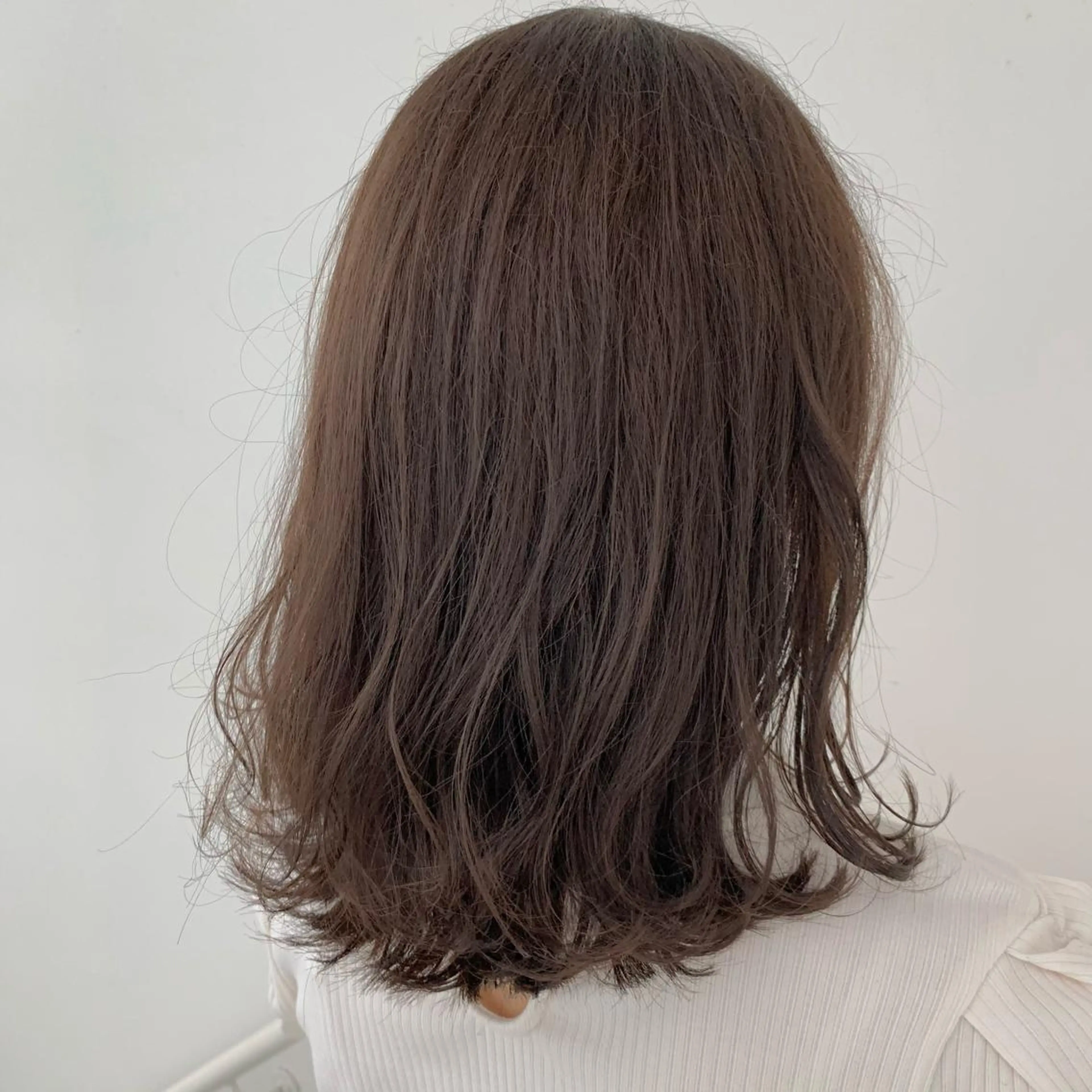 ロング カラー ベージュカラー ブリーチ イヤリングカラー イルミナカラー インナーカラー マンツーマン×半個室 まちだきょうすけのヘアスタイル