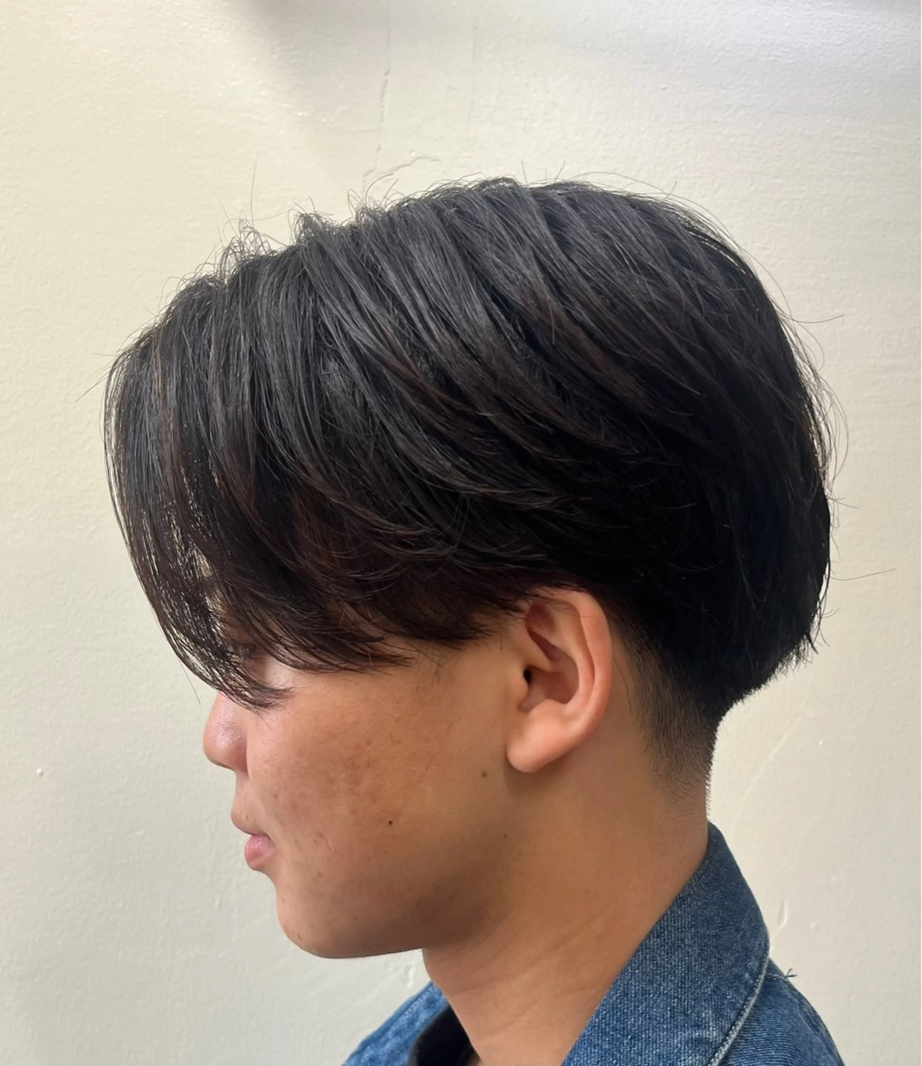 ショート メンズ センターパート カット 韓国メンズヘア/ 毛流れヘア　須田龍世のヘアスタイル