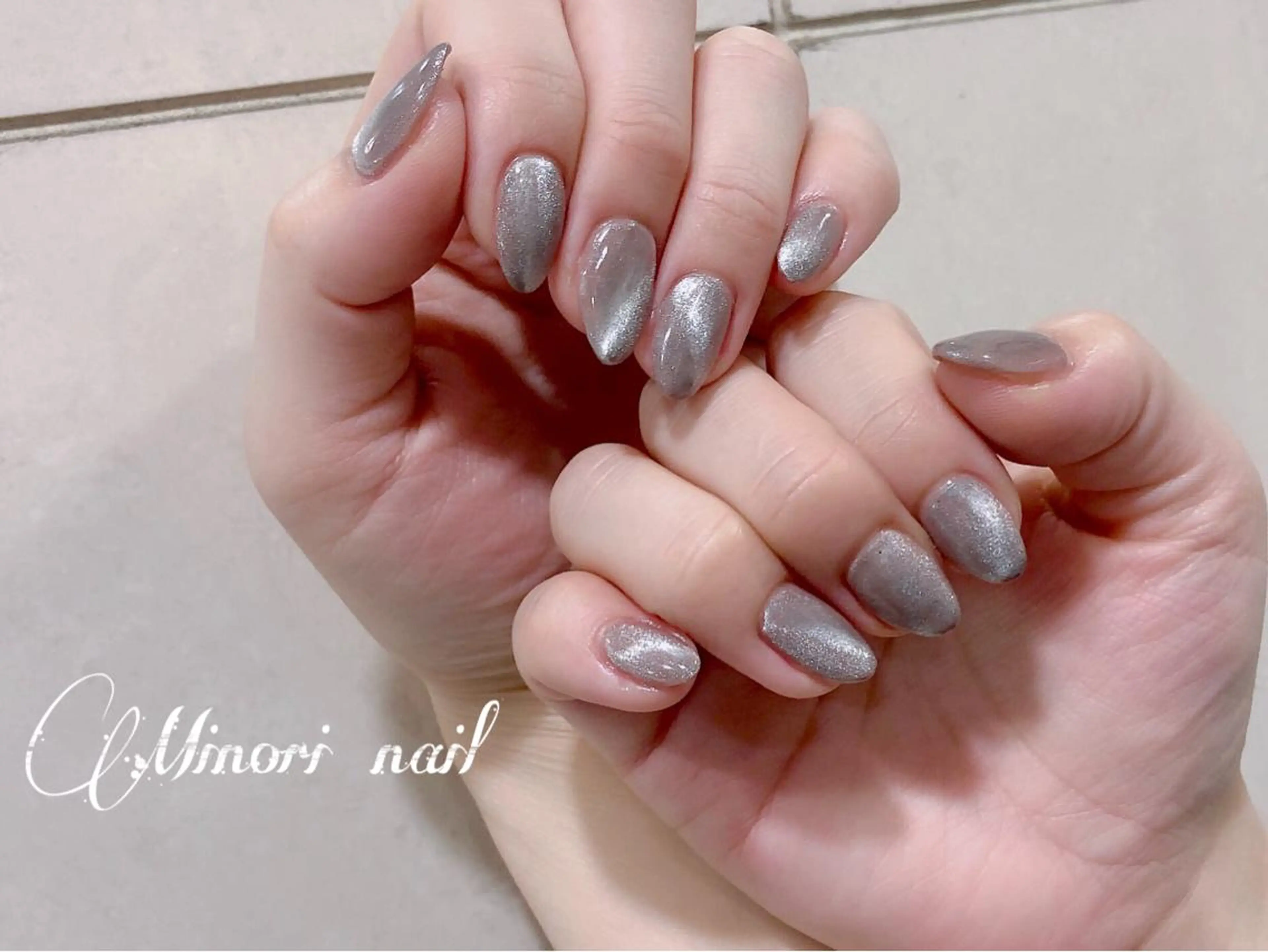 一度やったらハマる♪マグネットネイルの写真