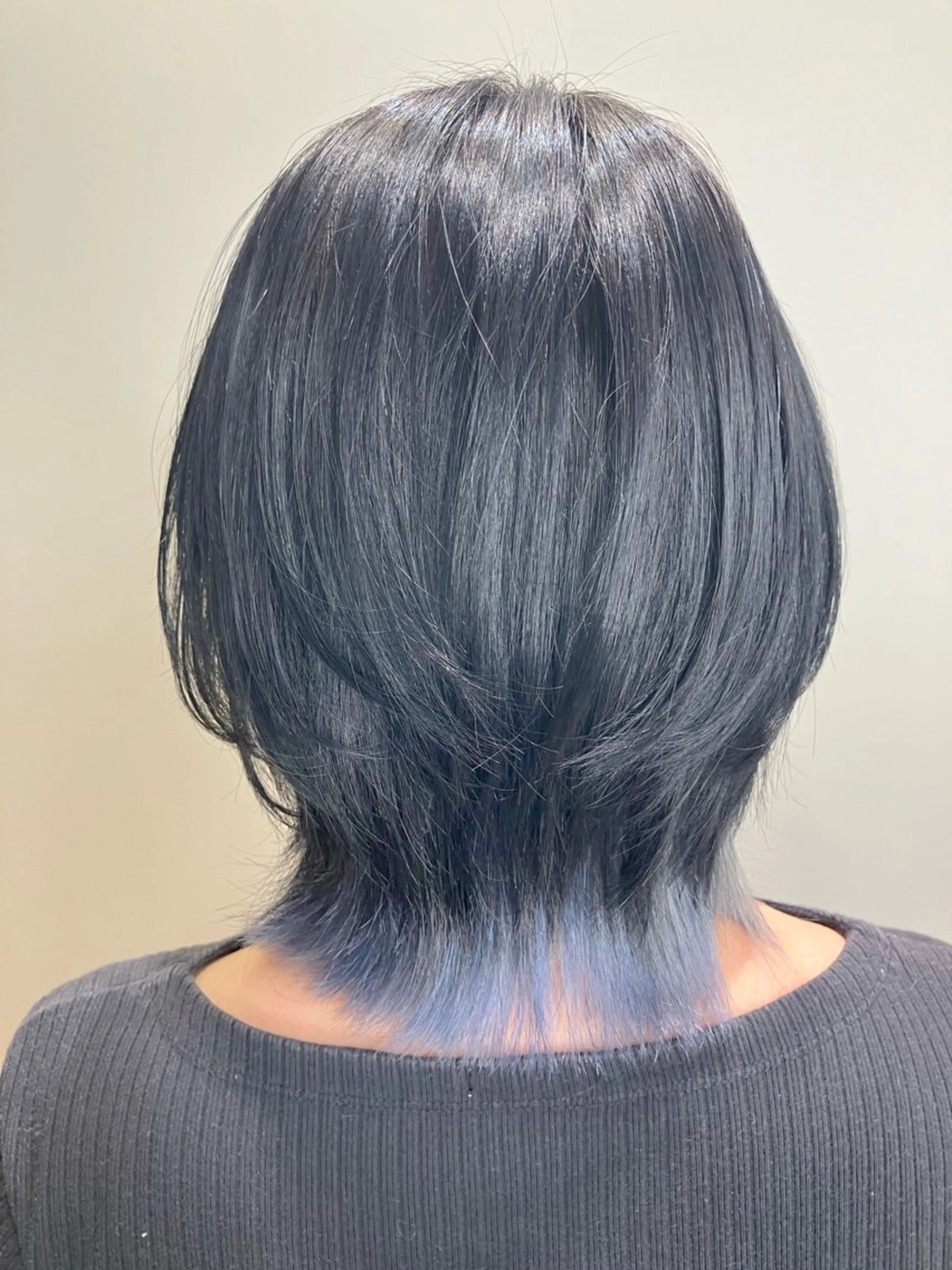 ミディアム カラー インナーカラー レイヤーカット ウルフカット 髪質改善/艶カラー 縮毛矯正/みほのヘアスタイル